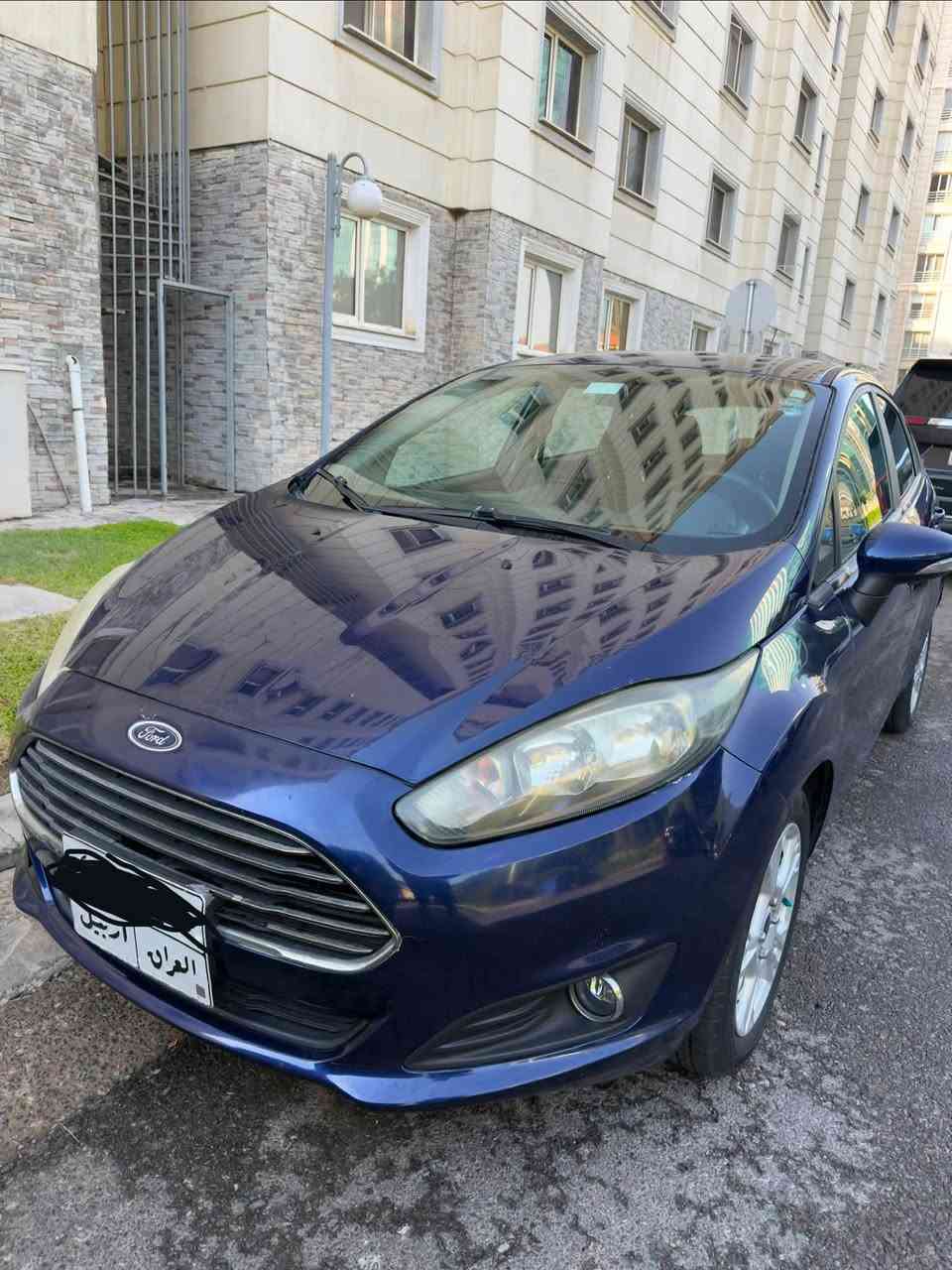 فورد فييستا موديل 2016 موديل SE،
محرك 1.6 ماشية 50,700 ميل وارد امريكي
خارج وداخل نظيف ايرباكات سليمة
فقط المحرك يحتاج صيانة
تجديد رقم وسنوية
صبغها فقط نص جاملغ امامي نص باب سكن وهلال جاملغ خلفي مال سايق 
ممتأذيه نظافه عاليه فقط صبغ
العنوان اربيل والسعر بيه مجال للتفاوض
للتواصل ***********

