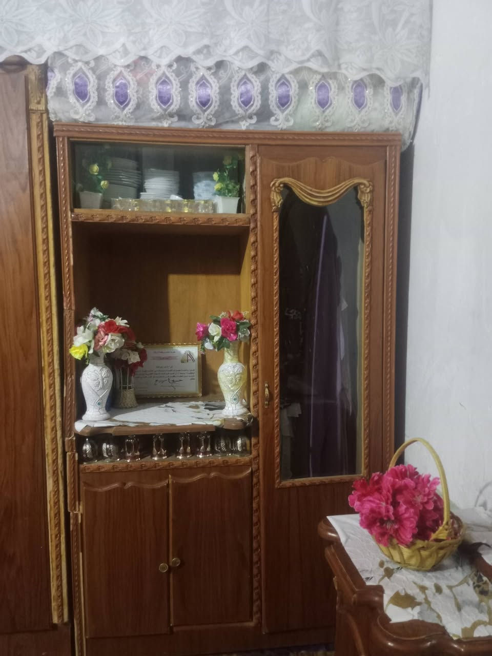 غرفة نوم مستعملة للبيع نظيفة وبسعر مناسب 300 وبيها مجال للتواصل الاتصال على هذا الرقم ***********

