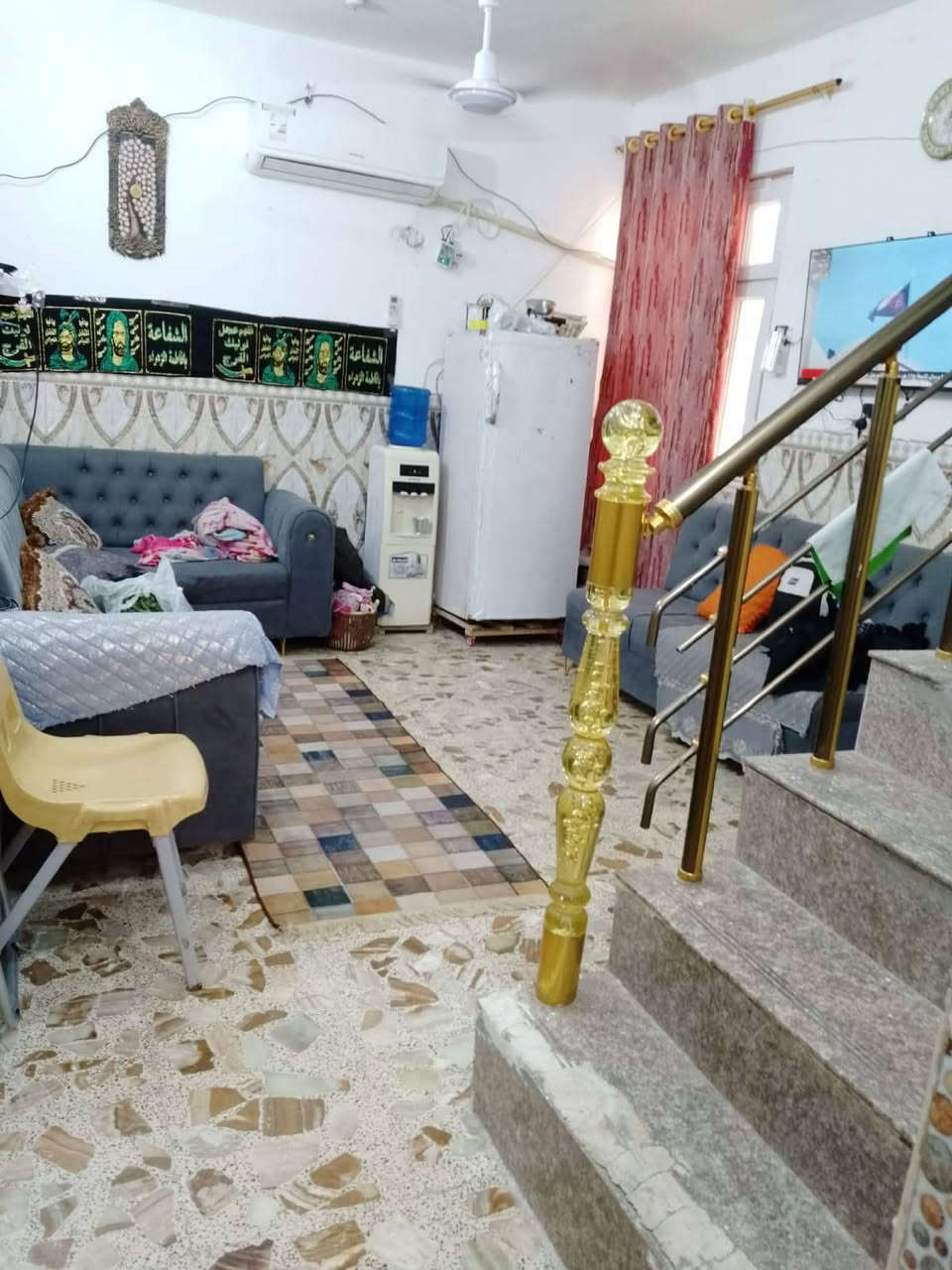 للبيع دار 50م في حي النداء طابقين صب كونكريت بيه غرفتين وصاله ومطبخ واستقبال منطقه ٤٧ قرب شارع المكاتب السعر مناسب وموقع جيد للاستفسار ***********
