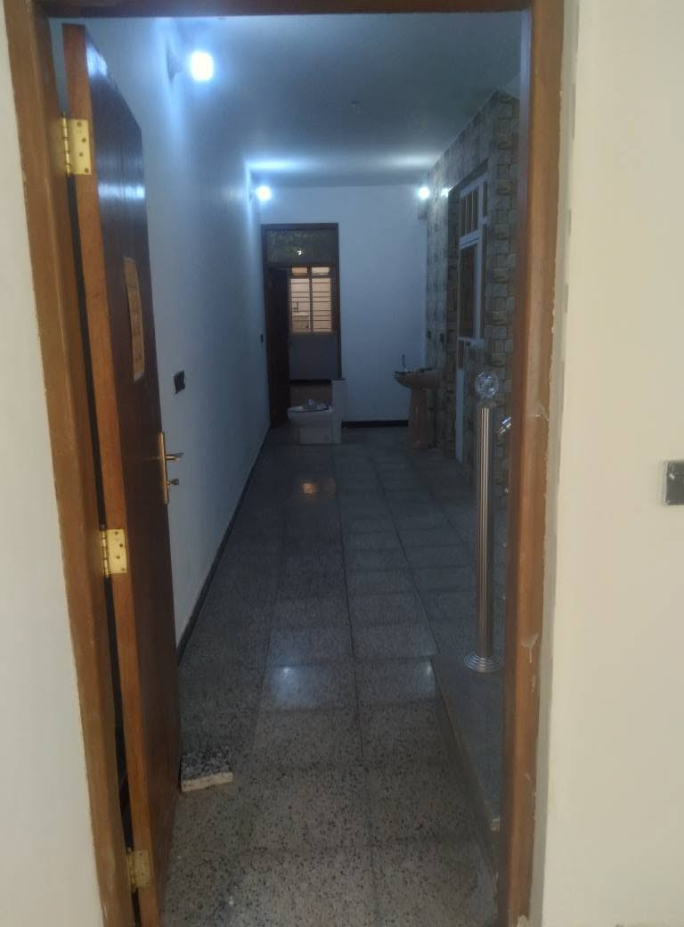 السلام عليكم 

منزل 🏡 الايجار كراده  شارع 62قرب الجامعة التكنلوجيا شارع الصناعة 

ملاحضة انا صاحب القار لست مركز عقاري {{{بدون عموله}}}

اللمساحة 140

واجهة     5
 
2 كراج

3   صحيات

3    غرف

1 مطبخ

1 استقبال 

2 بلكونات
2منور
2 اسطح
2سخانات
8كامرات صوت وصورة 
منزل 🏡 مصبوغ كامل الخدمات 

الاستفسار على الرقم أدنى واتساب فقط

*********** بغداد, العراق
