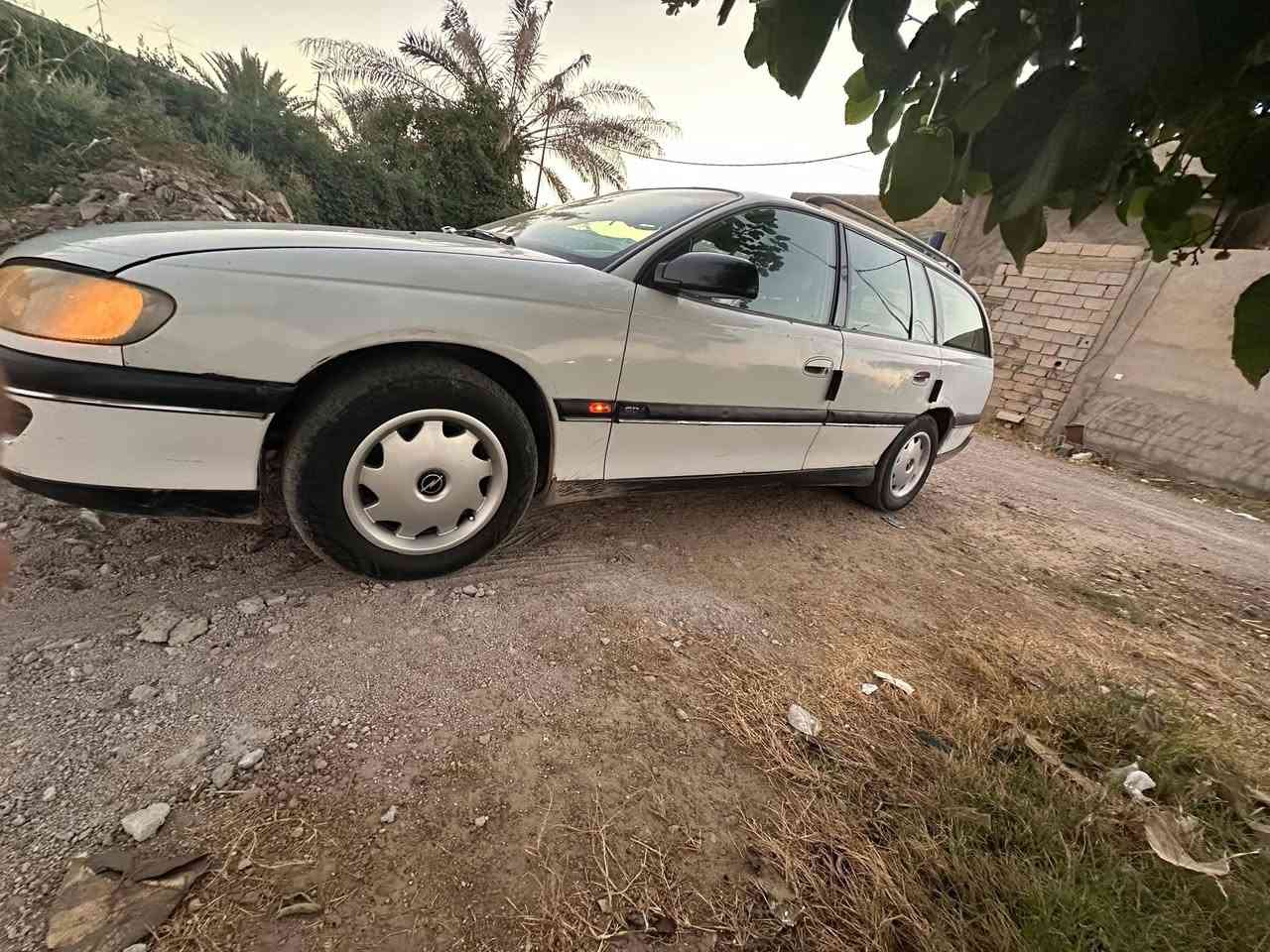 للبيع اوميكا موديل ١٩٩٥ محرك الفين قبق اسود بلادي سيارة بحاله جيدة جدا من كل النواحي.
ريمون شغال. وتحكمات الداخل كلة شغال.
تخم تايرات وبطاين جدد.
للاتصال *********** مكاني سامراء.
السعر ٣٧.
