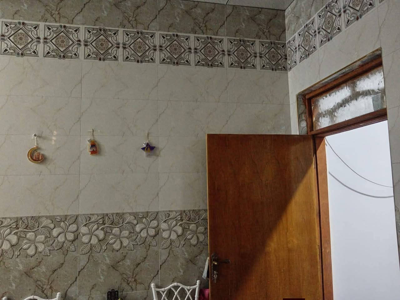 بيت زراعي  100م بالشموع خلف حسينية ام البنين (ع)  بناء جديد درجه اولى غرفه وصاله واستقبال ومطبخ وصحيات طابوق كونكريت مسلح خدمات كاملة 
السعر 62 وبي مجال
***********
