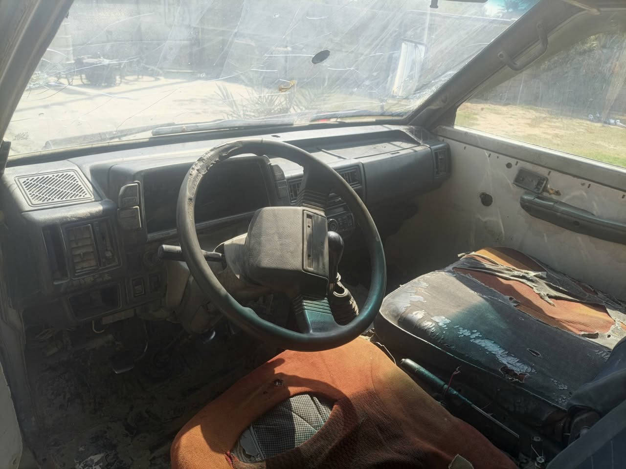سلام عليكم كيه بستا البيع محرك بي صرف باتري وسلف وكير واكسل جديد
بور شغال تايرات نضيفات 

مصفره هيه وقرامات تريد تحويل تريد وكالة 
مكاني ديالى شهربان
***********
***********
