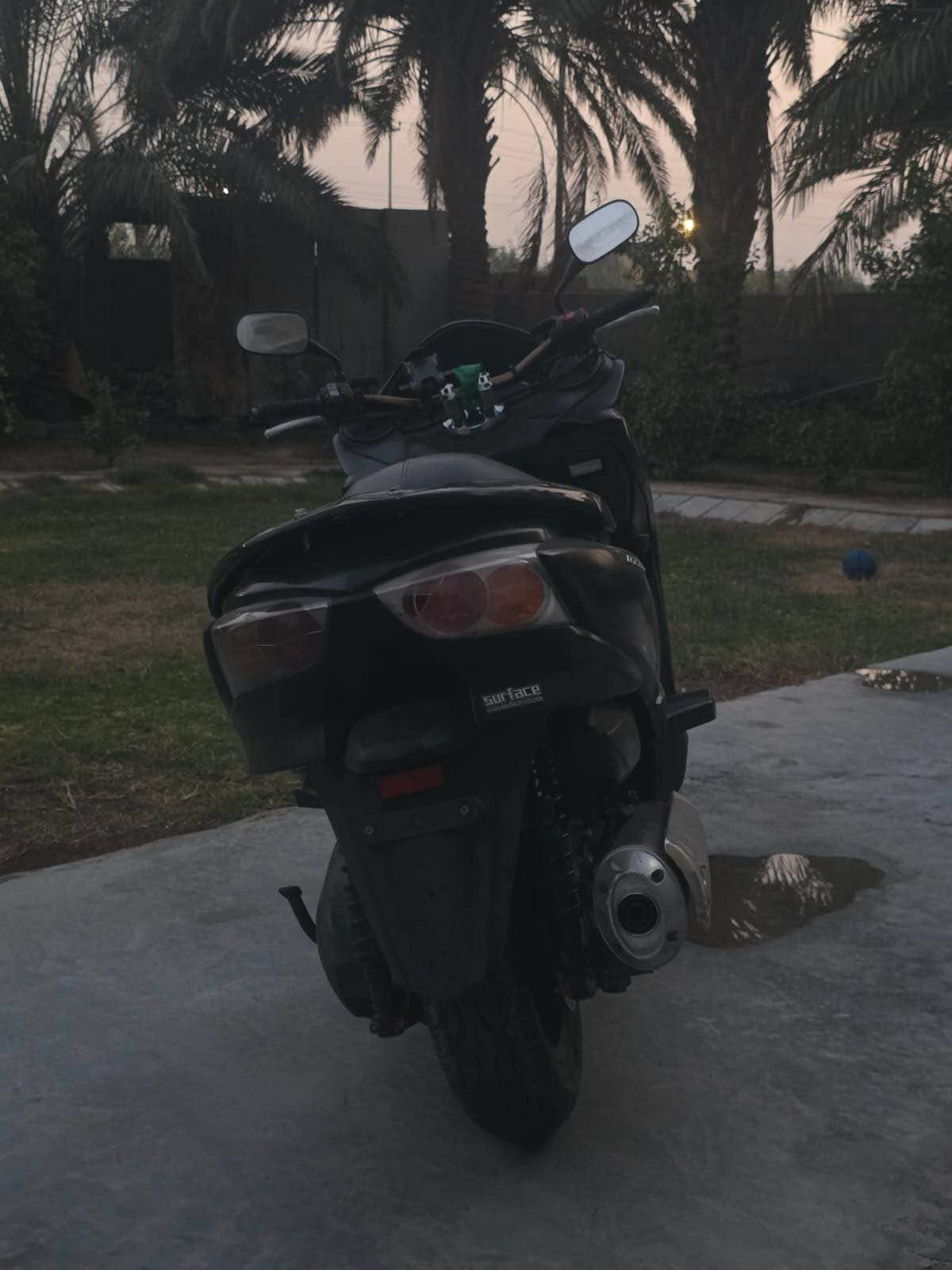 فورزه010دراجه رمبه استعمل شخصي بعده جديده ماشيه 44 الف لونً ملكي اسود السعر 13 او بيه مجال 
+اضفات سماعه امبثري دراجه كامله عل اخير مكاني بابل  قضاء الكفل  في مرقد المام زيد ابن علي التصل عل رقم اخوان ***********موجود وتساب النجف, العراق
