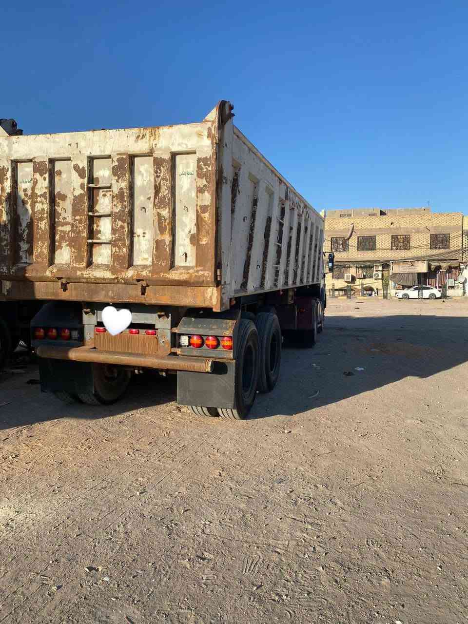بسم الله الرحمن الرحيم
ألبي راس تك عربانه 3محاور

مكينه ستندر حجم 35لابخار ولاتنقيص شاصي مكفول تخم تاير راس وعربانه 

كير 160
 
حداديه فول جديده من الطول للطول مربوطه قلاب

ونج جديد

مربوطه 3لوحات سنويه 2029

السياره خير من الله جاهزه كبل للشغل 

                                                            ***********
