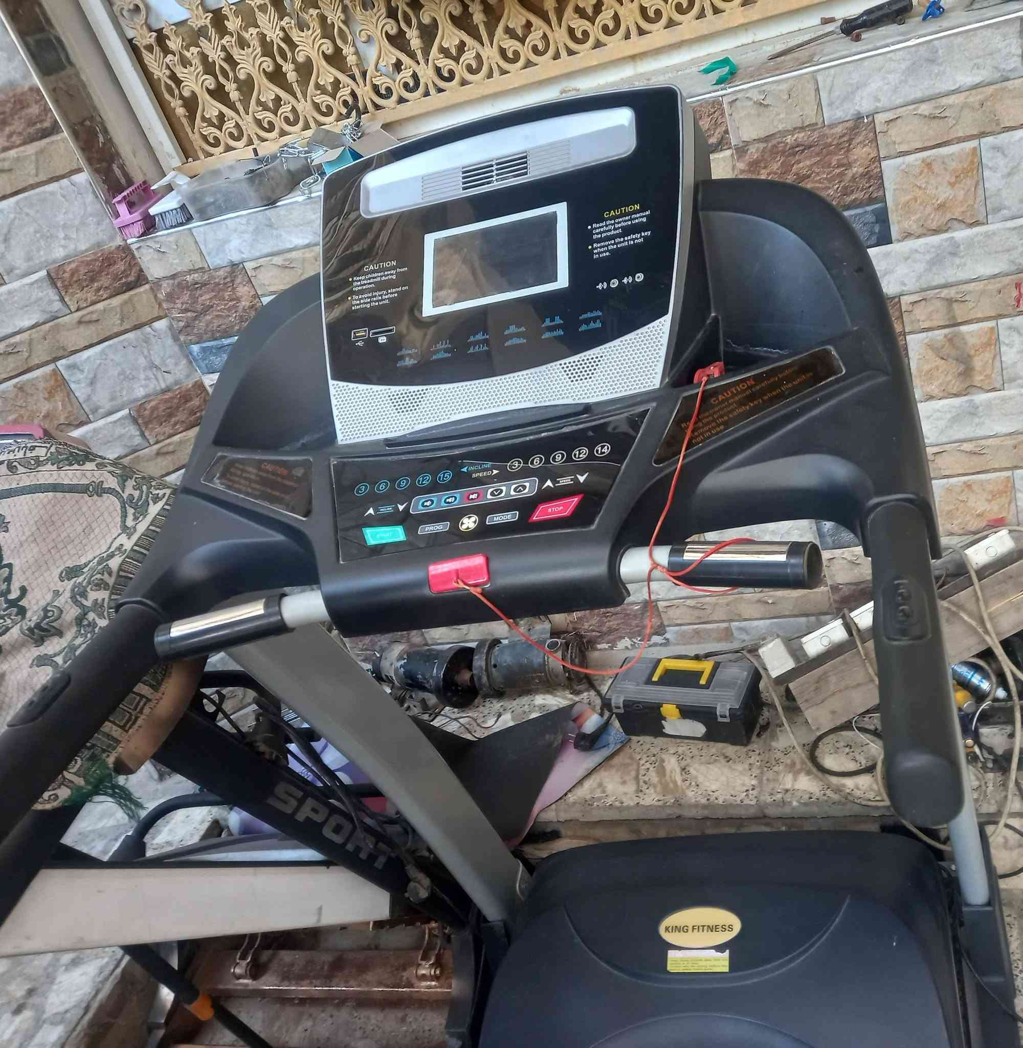 ,جهاز جري ضخم جدا يصلح إلى القاعه ونوادي وجمات وزن مفتوح يتحمل ٢٠٠كيلو دبل ماطور جبلي بي حزام تكسير شحوم تدليك جسم كامل موصفات مبي ثري سماعات بلوتوث العنوان بغداد السعر ٣٠٠ 
‎***********
