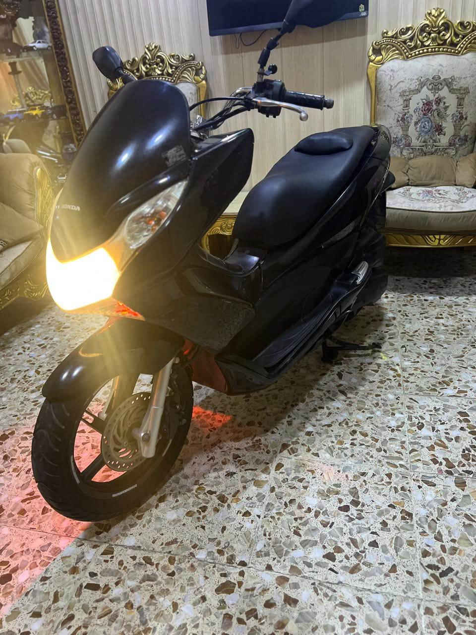 PCX • الجيل الأول • وكاله
