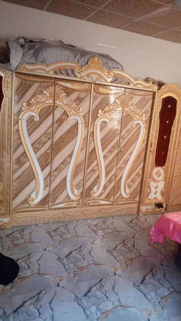 غرفه ست بيبان نضيفه صاج عراقي خشب ابيض السعر 450 / عنوان كوفه حي ميسان قرب سكلة الكرعاوي ***********
