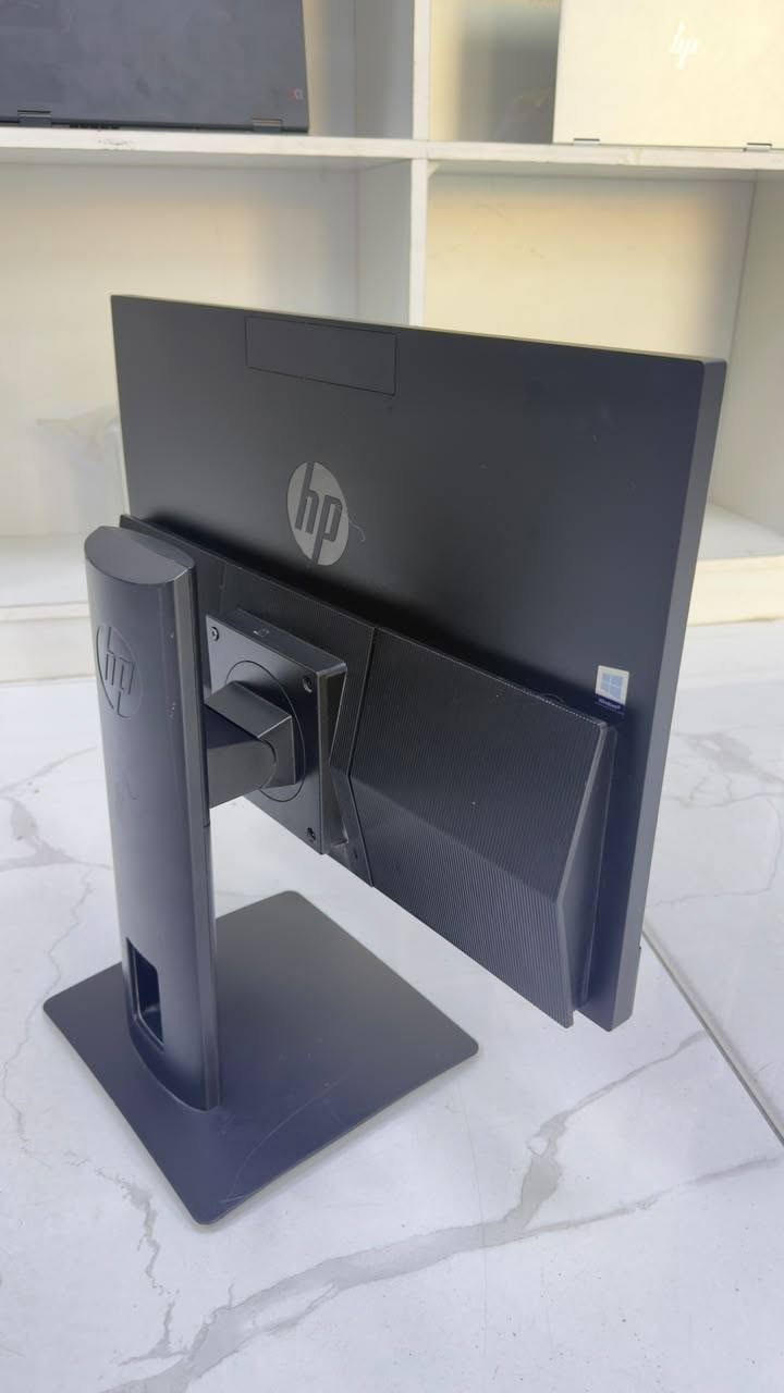 🔥 قوي، أنيق، ويتحمل أعتى المهام! 🔥
احصل على الجهاز التكاملي HP ProOne 600 G4 (All-in-One) بتصميم أسود مطفي (Matt) يجمع بين قوة الأداء ولمسة الفخامة المكتبية.
🎯 مثالي ومناسب تماماً لـ:
نقاط البيع (الكاشيرات) والسوبرماركت والأسواق التجارية.
العيادات الطبية، الصيدليات، والمراكز الصحية.
مكاتب الاستقبال (الريسبشن) والشركات لإضفاء مظهر عصري ومنظم.
💡 المواصفات الفنية:
المعالج: Intel Core i5 (الجيل الثامن) — أداء ممتاز وموثوق للعمل المكتبي والمهام اليومية.
الذاكرة العشوائية (RAM): سعة 8GB (قابل للزيادة والتطوير بسهولة).
التخزين: SSD بسعة 256GB — سرعة فائقة في التشغيل ونقل البيانات.
الشاشة: بحجم 22 بوصة تدعم اللمس الكامل لسهولة وسلاسة في الاستخدام.
المظهر: لون أسود مطفي فخم يناسب المكاتب والشركات والمنازل.
💰 السعر: 570 ألف دينار عراقي فقط
(السعر شامل القاعدة الأصلية + التوصيل)
📞 للطلب والاستفسار:
تواصل معنا عبر رسائل الصفحة مباشرة
أو عبر الواتساب: ***********
📍 موقعنا: بغداد — شارع الصناعة — مجمع الرياش — مكتب اليسر
