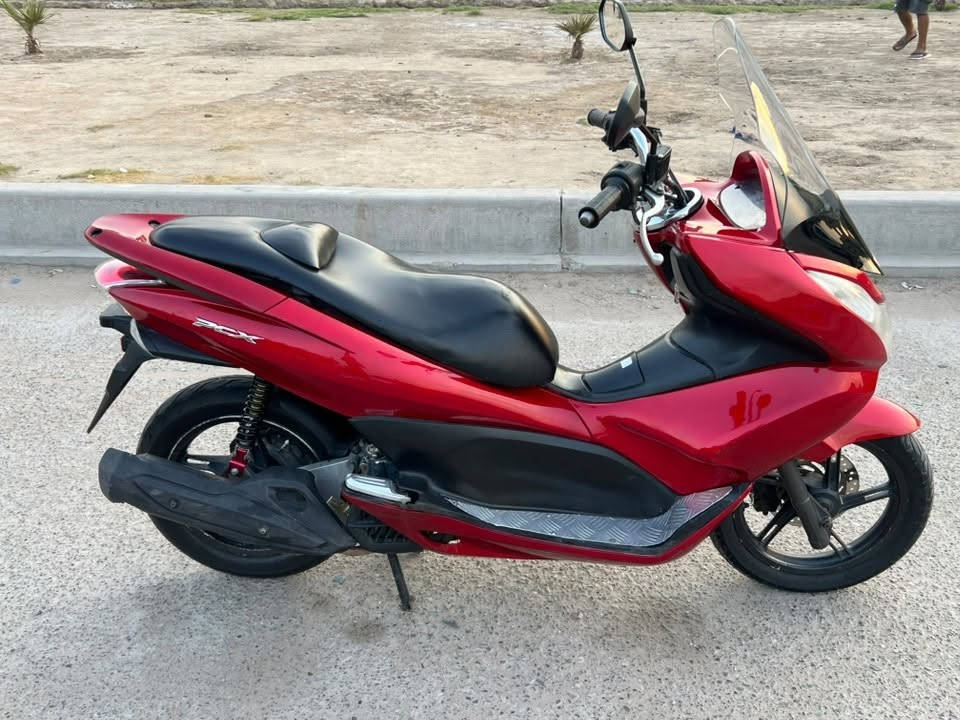 السلام عليكم
دراجة PCX جيل اول للبيع ياباني Jf مال رنبه 

محرك 150 حرف A  جامه طويله 

كفالة محرك  ماشيه 18

 

كلشي شغال حساس ازدحام حساس استان 

السعر مليون و 500 

 ***********  مدينه الصدر
