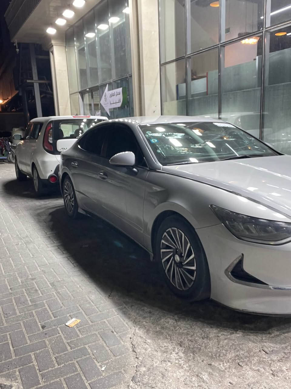 السلام عليكم سوناتا هايبرد مدل 2023

مرقم بصره باسمي

السيارة واردة امريكي حادثها بامريكا تبديل مدكر و تصليح باب صور الخادث مرفقه 

والعراق دعمها أبو ستوته مدكر والباب صفحة السايق عدلتهن بدون فتح ولاتبديل ايضا الصور موجوده 

المواصفات الباقيه معروفه 
تبريد قطعتين  بصمه  كشنات كهرباء

سعر السيارة 173 أو مراس بمديل احدث

***********7 للتواصل Singapore

نص مكتوب في الصور:
- 79241844
- السوق المفتوح OpenSooq