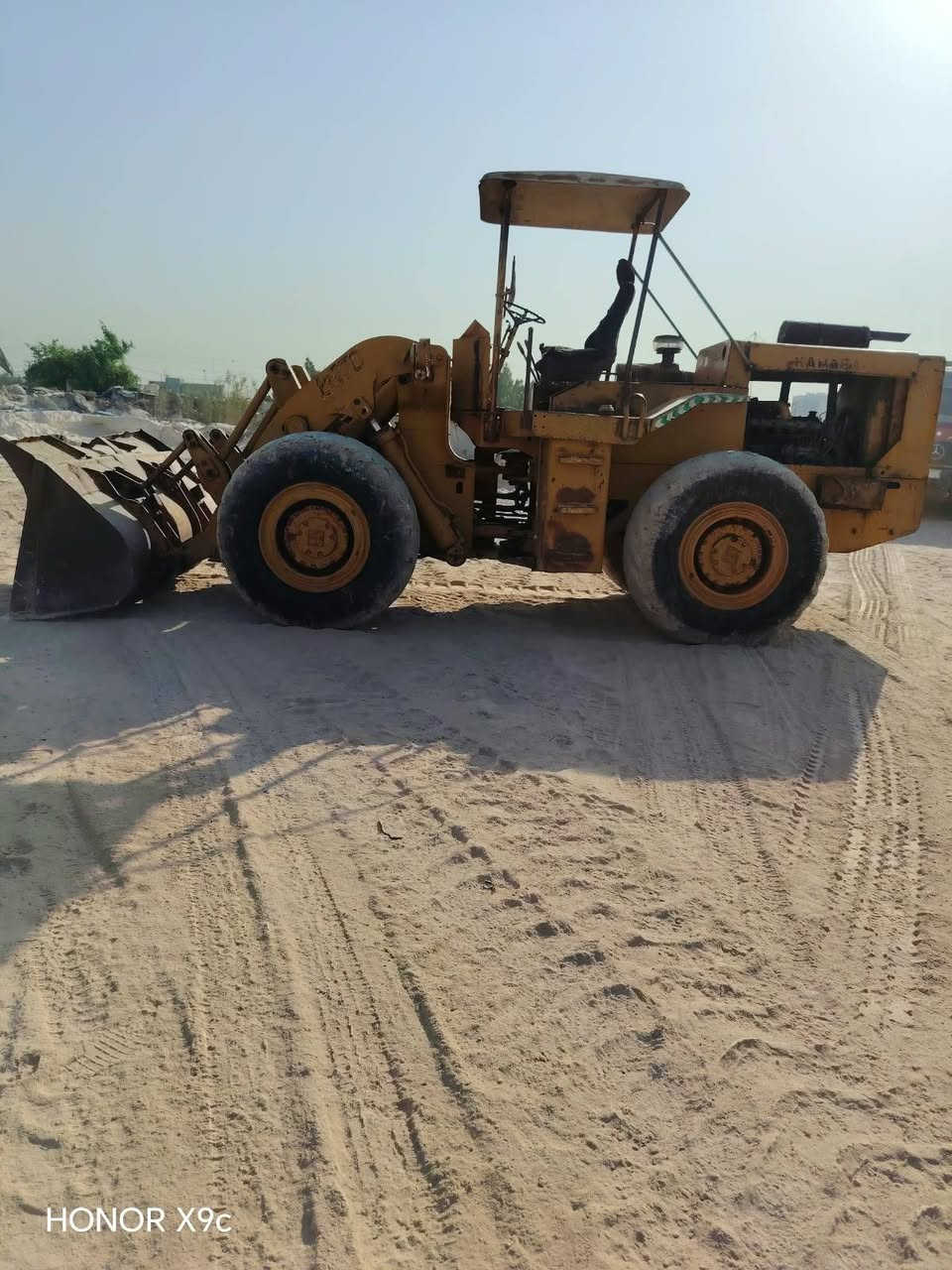 سلام عليكم شفل كاوسكي حجم 70موديل 79رقم بغداد ازوزه 102بيهه خيط بخار مكينه جاهزه العمل سعر على رقم ***********///***********

نص مكتوب في الصور:
- HONOR X9c