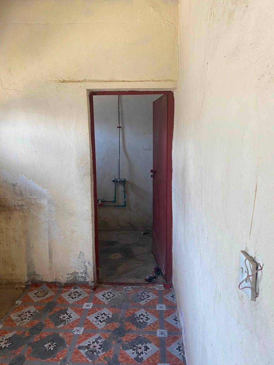 سلام عليكم بيت البيع   قرب. مدرست السالم الابتداءيه. البيت 🏠 سند ٢٥. المساحه ٢٥٠  النزال ١٠ متوفر في البيت ماء أسألة  وخط مولد وكهرباء  تحويل البيت. فتح بيان عله طابو المحمودية  تحول بسم المشتري. الاستفسار عله الأرقام ***********- ***********
