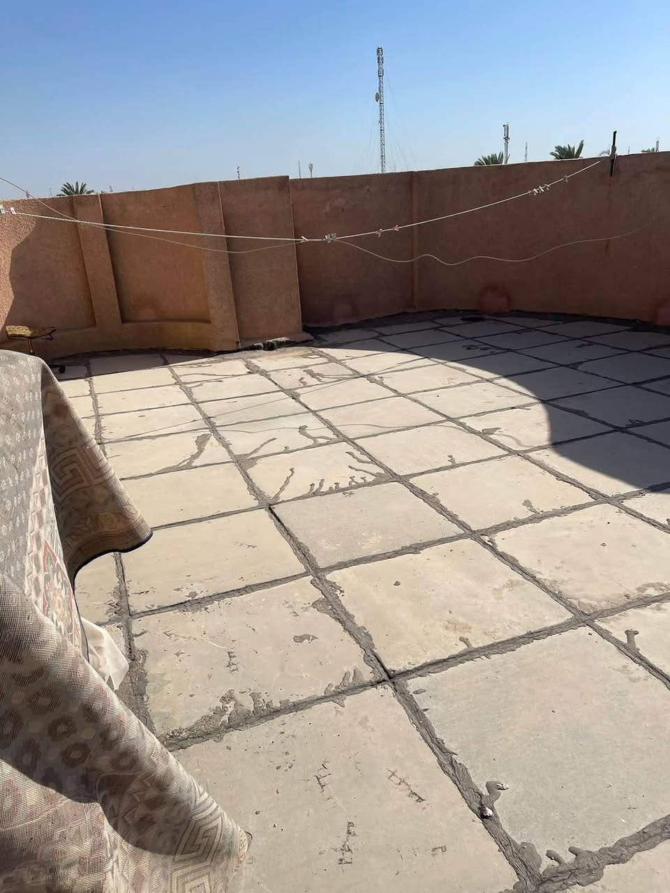 السلام عليكم
بيت للبيع مساحة 200 متر طابو ملك صرف طابقين  ركن على ساحه موقع خلف مطعم الامير خلف صيدلة مضر مقابيل ماكولات السلطاني موقع مميز مقابيل البيت حديقه خاصه للبيت  مساحة جدا ممتازه و مصروف عليها 
مدخل البيت من جهة الشارع بابين و مدخل من جهة الكراج 3 مداخل للصاله و للمطبخ و للستقبال 

يحتوي البيت على الطابق الاول غرفه نظام السويت و مطبخ حار و بارد و ترك عدد 2 وصحيات عدد 3 و صاله و استقبال طابق الثاني يحتوي على 4 غرف نوم و صحيات عدد واحد و مخزن و ترك و بيتونه مخزن بيهه 

محلة 225 البيت جدا نضيف 

للاستفسار اكثر واتساب او اتصال على الرقم 

***********
