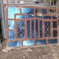 شباك مترين × متر ونص نضيف في سكله ابو حسن السويعدي للاستفسار 077125538...