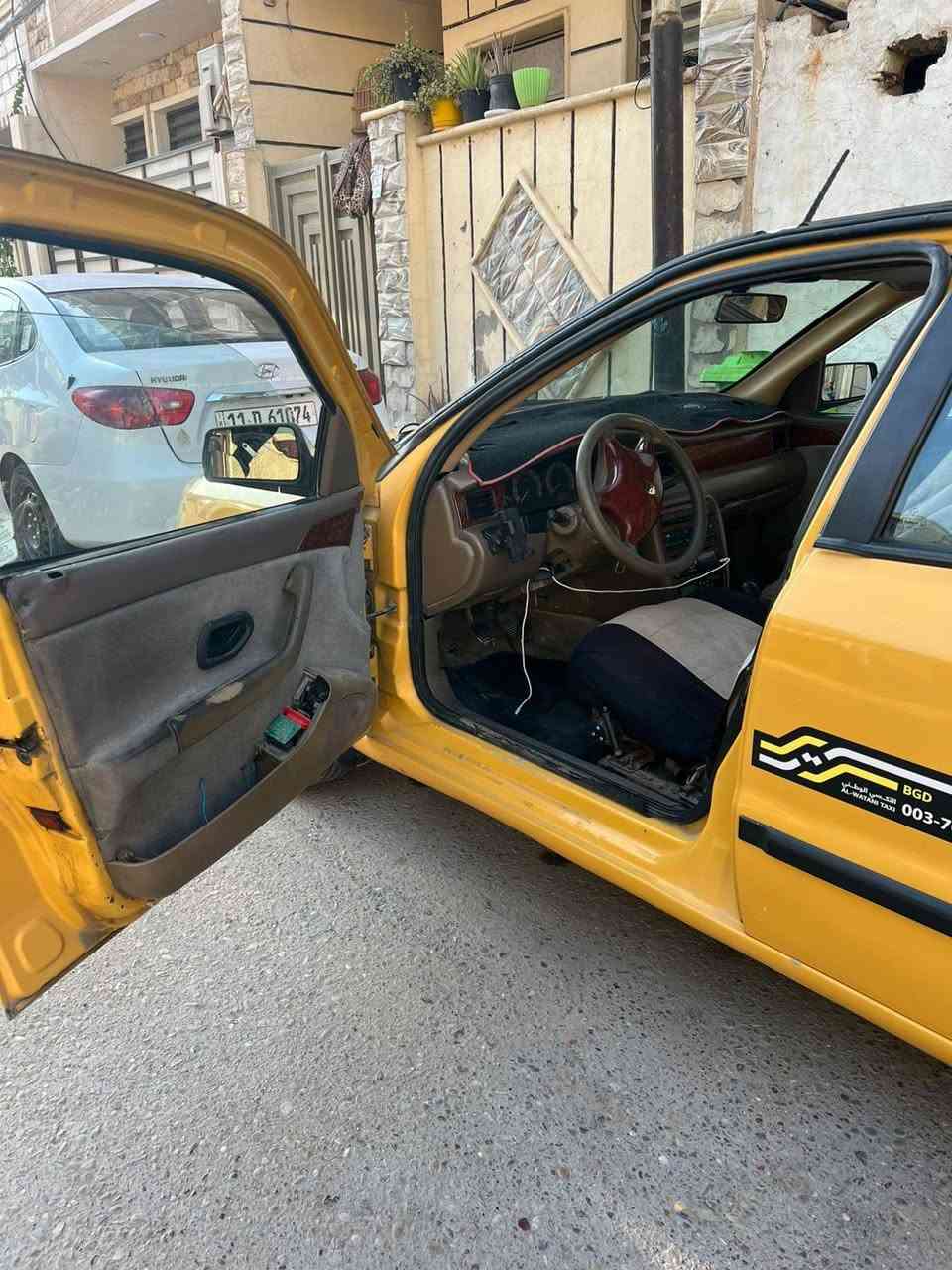 السلام عليكم 
عندي سمند للبيع موديل 10 رقم انكليزي جديد بسمي تحويل ثاني يوم السياره كامله تبريد ثلج كاملة بس بيهه نواقص خفيف متكلف مكان السياره بغداد الشعب حي ور سعر 26 بيهه مجال شي قليل رقمي ***********
