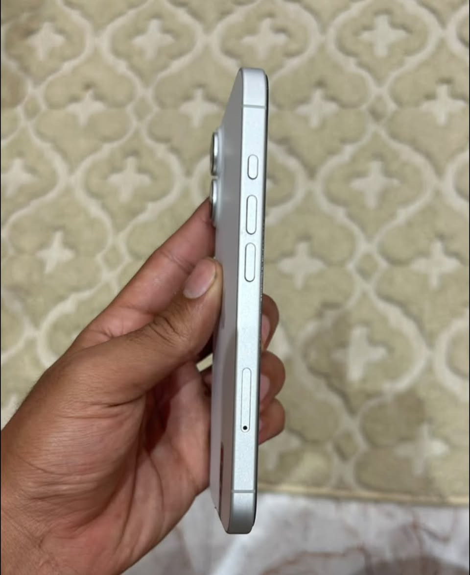 السلام عليكم ايفون 16 دبل شريحه
بلادي جديد حرفياً 
ذاكره 128 
بطاريه 91 بلادي وعلفحص حاسبه اي شي يعجبك مكاني بغداد السعر 900 الف 
***********
