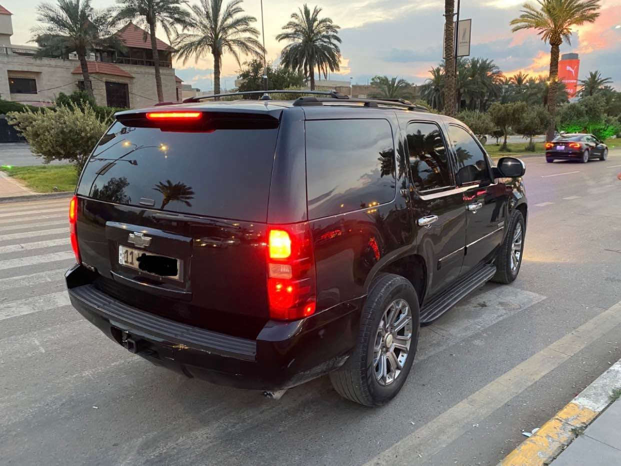 السلام عليكم 
بيع مستعجل. 
تاهو موديل 2008 ltz رئاسي Vip محرك 5300 فول مواصفات السيارة حلوة ونظيفة محرك وكير كفالة تبريد 3 قطع صدر تايرات حدادية نظيفة مصبوغة عام جمالية بيه تبديل قمارة. السيارة بأسمي رقم بغداد أنكليزي شرط تحويل ثاني يوم. 

السعر/ 130 ورقة $ بيه مجال بسيط حق الجيه فقط. 

العنوان/ المنصور-الأميرات 

الهاتف/ *********** الشراي يتصل غير متواجد على الفيسبوك. بغداد, العراق
