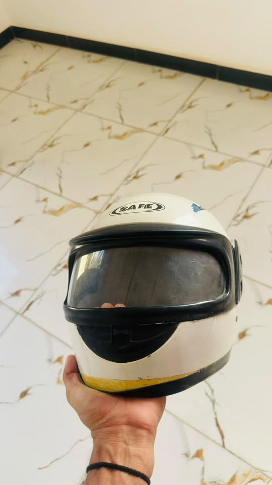 غراض تفصيخ🛵 نظيفات للبيع كلمن وسعره + عندي باتري دراجه حجم جبير بعده بلكارتون مامستخدم .. للتواصل 👈🏻***********
