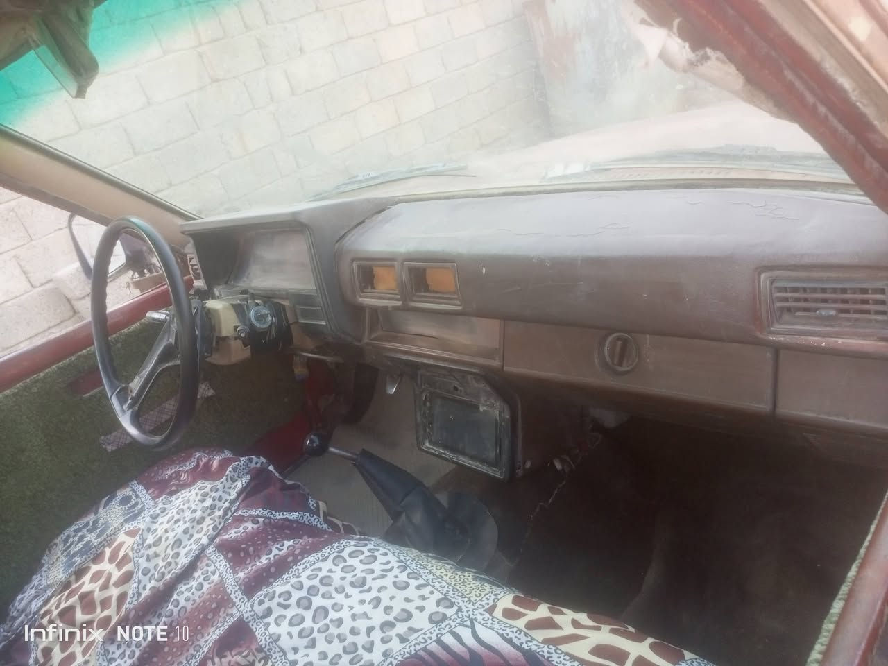 سلام عليكم ورحمه الله وبركاته البيع بيكم تويوتا موديل 1985 كير ومحرك شرط كهرباياتو كل شغاله وشرط التحويل تواير ربعتهن جدد السعر المطلوب 25 ورقة وبيه مجال شي قليل رقم الهاتف *********** *********** خابر ودلل حياكم الله جميعا
