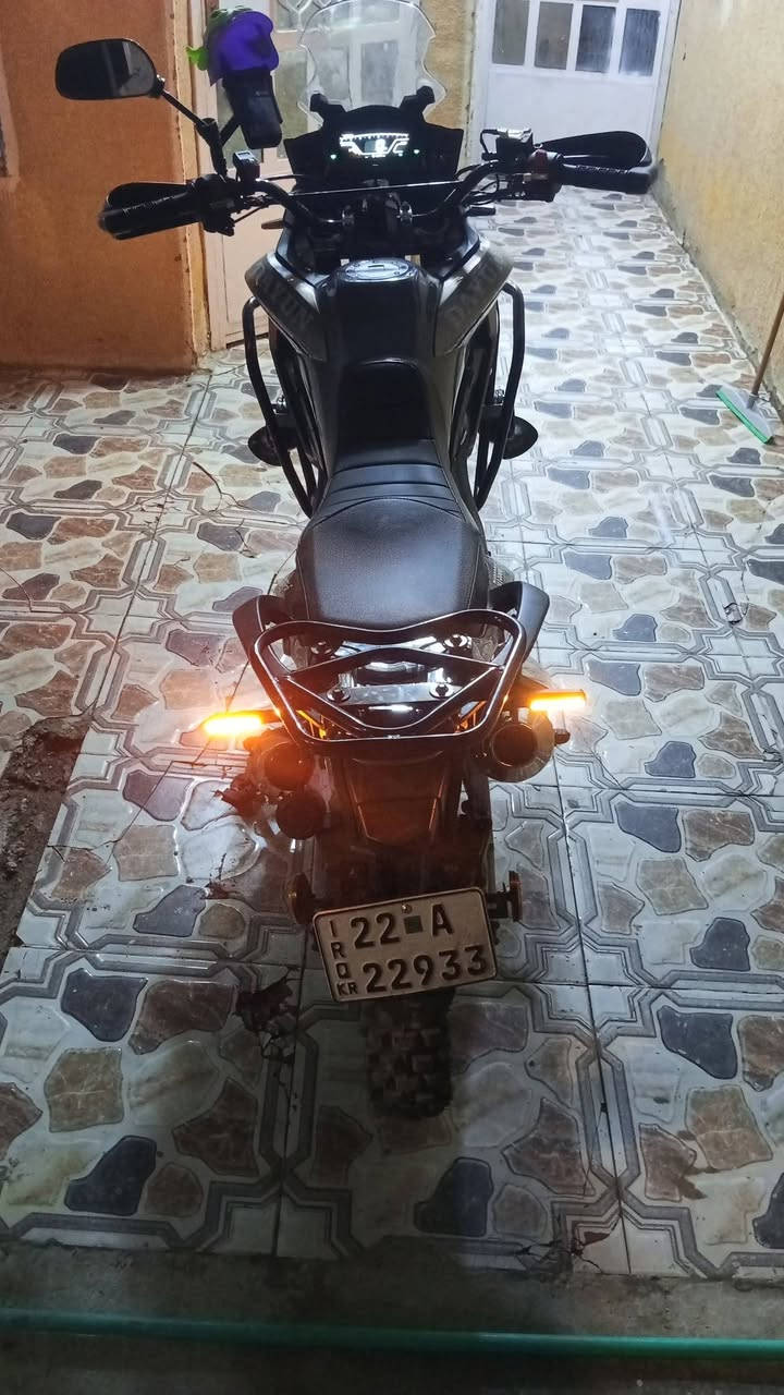 السلام عليكم دراجه للبيع دايوان ادفنجر المحرك     300cc الرقم الهاتف *********** اي است على هذا الرقم السعر خاص
