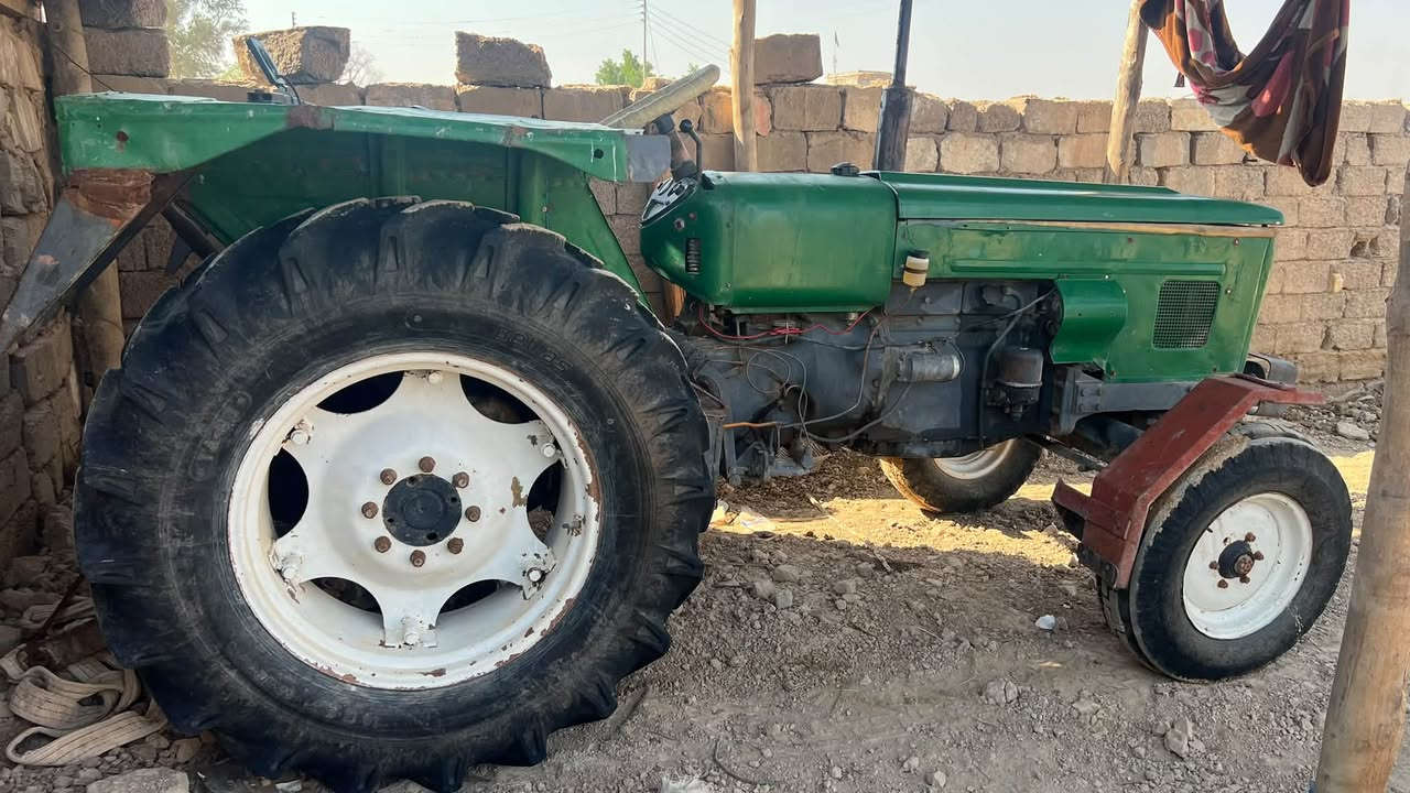 دركتل عنتر للبيع موديل 93 مرقم مكينه ما مفتوحه كهربائيات شغاله باور +خرماشه وياها
السعر 4250000
المحافضه ميسان
للاستفسار عله الرقم ***********
