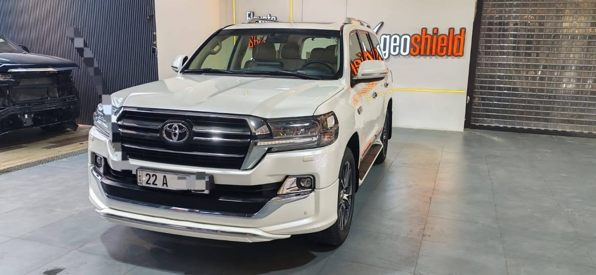 السلام عليكم لاندكروزر مديل ٢٠٢٠ سيارة جديدة GXR
محرك V6 سيارة مكفولة ماشيه 93الف موصفات لاندكروز معروفه ***********
