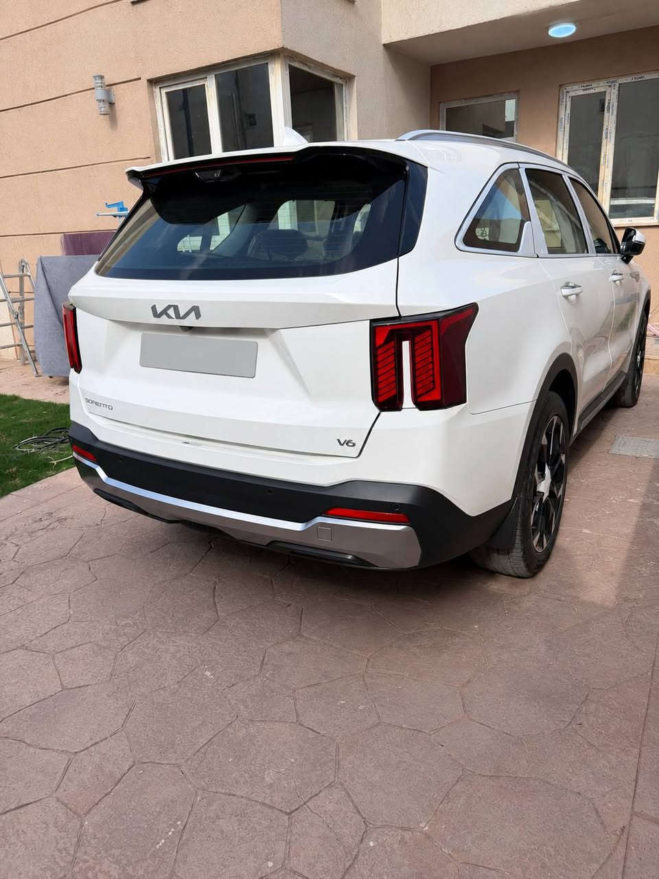 سورنتو ٢٠٢٥ • V6 3500cc • ماشي ١٠ الف