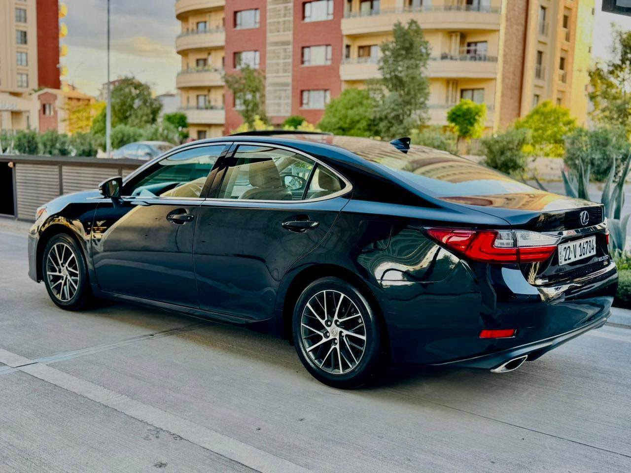 ﷽
                                                 LEXUS ES 350 2017
◽️ليگزز ES 350 موديل 2017 فول مواصفات
🔹لون اسود 
        ~~~~~~~~~~~~~~~~~~~~~~~~~~~~~~~~~
مكان🌇: سليماني               سعر💵: 188$ 🔐
 ◽️موبايل/ *********** ::: ***********📲
        ~~~~~~~~~~~~~~~~~~~~~~~~~~~~~~~~~
◽️محرك V6 3.5L سته سلندر
🔹گير و محرك بشرط مامفتوح
بدون صوت بدون صرف و خلل بشرط فحص
🔹ماشيه 65 الف حقيقي
🔹  اتنين بصمة بيلادي موجود📦

▫️بيها {{ باب سايق و  و نص بنيد صبوغ }} بدون داخل
🔹سيارة جديد حيل حيلوة نضيفة

◽️مواصفات
{{ بصمة - فتحة - داخل مشمشي و قهواي  - رادار أمامي و جانبي   - كشنات جلد - كشن تتفيىة و تبريد - كشن و ستيرن كهربا - كشن خزن - ستيرن تتفيئة - شاشة - ماوص - تبريد مركزي - نيزامي أيكو - نيزامي سبورت - لايت ليدو زينون - مراي شفت - ڤوليوم - بلاجكتور - بعد هواي مواصفات }}

◽️اربع تاير و ويل بيلادي جديد بدون مصروف
🔹نظافه ١٠٠٪؜ كامل سيرفس بدون نقص و بدون مصرف
🔹بسميً السنويه بشرط تحويل و خرامه
🔹سنوي و رقم و هزة كلها جديد
سياره مابيها دينار مصرف كامل من كل نواحي

نفسي يوم /تحويل و كاله حاظر
مكان / داخل سليمانيه🌆
        ~~~~~~~~~~~~~~~~~~~~~~~~~~~~~~~~~ السليمانية, العراق
