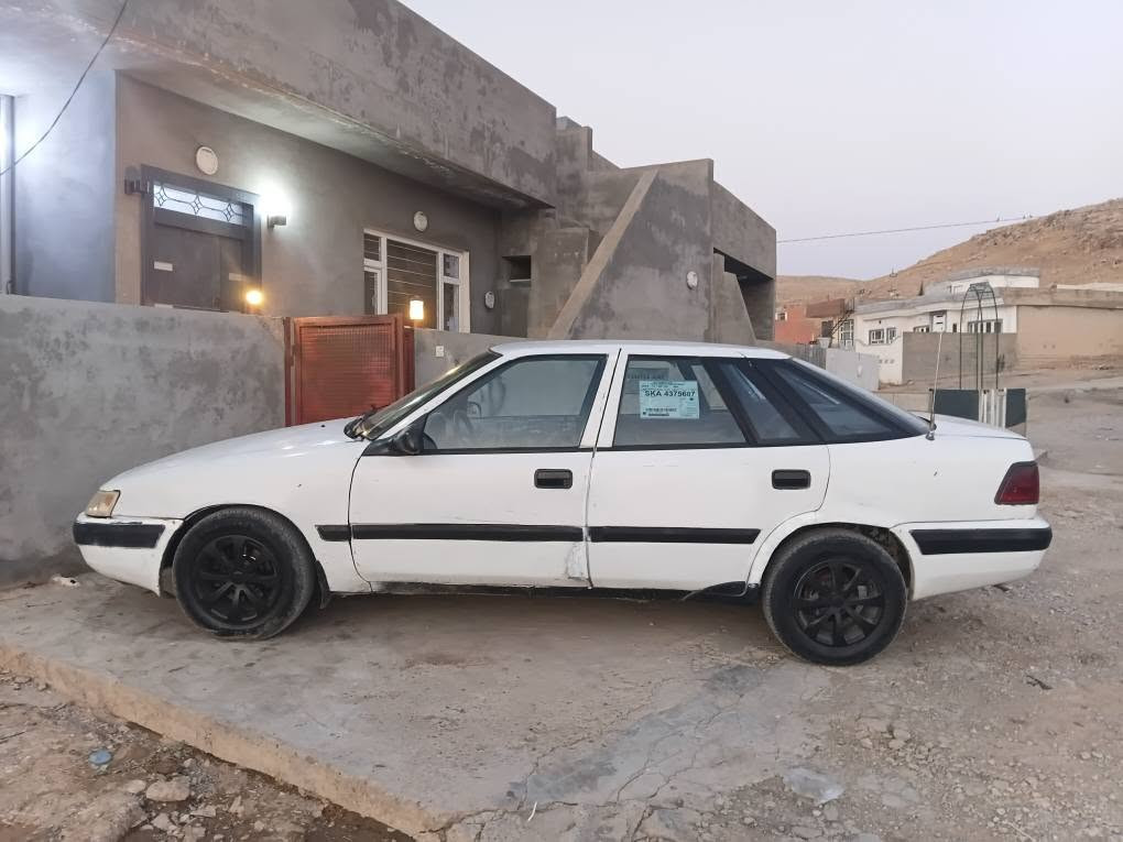 سلاو هاوریان
دایو ئیسپرو مودیل1994 ڕەقم دیالە سەنەوی پلاستیک بەشەرت ئەولیات مەگینە گەپس گیرومەگینەی بەشەرت 
موسو براوە بەشەرت دعمولیدراوی پیوە نیە زور جائیزە 
جوارجام کارەبای جوار تایەی تازەیە کارەبای مەزبوتە 
لایت ئیشرات فلجە تەرجیل مکەبەرە مەزبوت ئیش ئەکات
گورینەوەش ئەکەم بەشتیک بەدلم بیت موشتەریت تەلەفون بکە
سعری 18وەرەقەو مەعامەلەیە 
***********
*********** السليمانية, العراق
