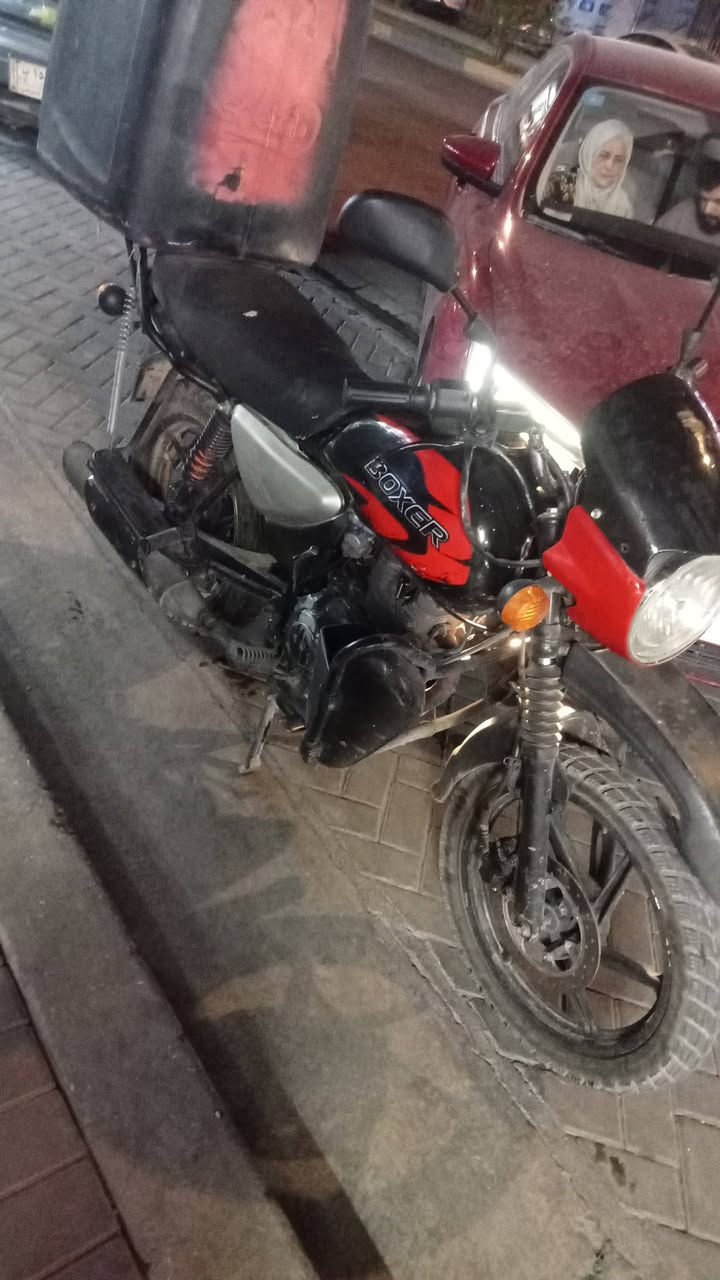 بوكسر 23 أوراق ضاعت من اسويلك مكاتبه واتعهدلك بكل شي مكينه 200 cc تحوير درجه اولى كلفني 400 الف بس تحوير تايرات جدد بريك خلفي جديد كهرباءيات شغاله 
نقصه بريك إمامي وسلف عنواني عامريه سعر 850 بيه مجال شراي يتصل خاص ممتواجد مستعجل عل بيعه *********** واتساب واتصال
