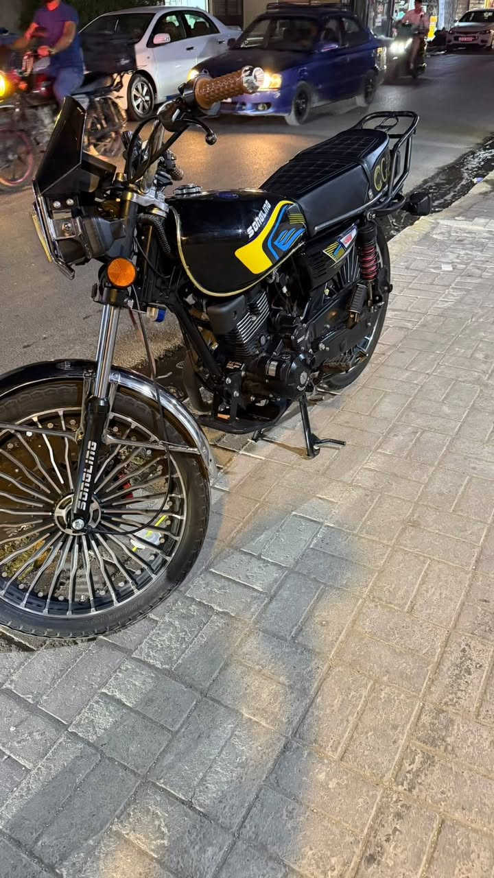 دراجه سيفان موديل 2026 محرك 200cc دراجه بحالة وكاله زيرو بعده ماشيه قليل اي نقصه مابيه بس بصمه رادله باتري فقط للبيع ب950 وبيه مجال حك جيه مكاني الدوره مهديه ثاني للتواصل ***********
