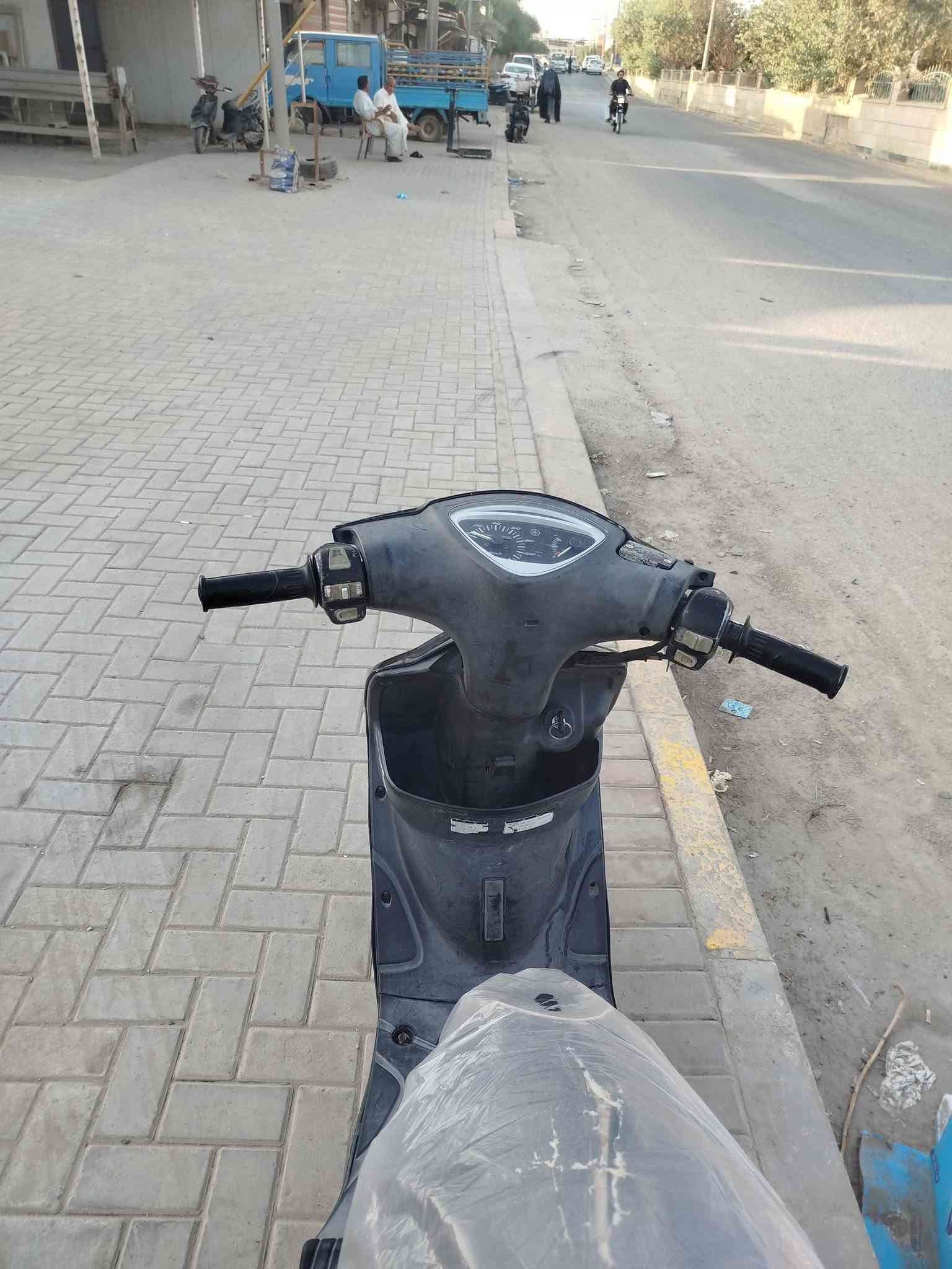 السلام عليكم دراجه ماكس للبيع دراجه جديده مالت حاويه كهربائياتها كلها شغاله دراجه مال جناي بوشه 55 السعر 400 وبيها مجال مكان الديوانيه قضاء الشاميه ***********
