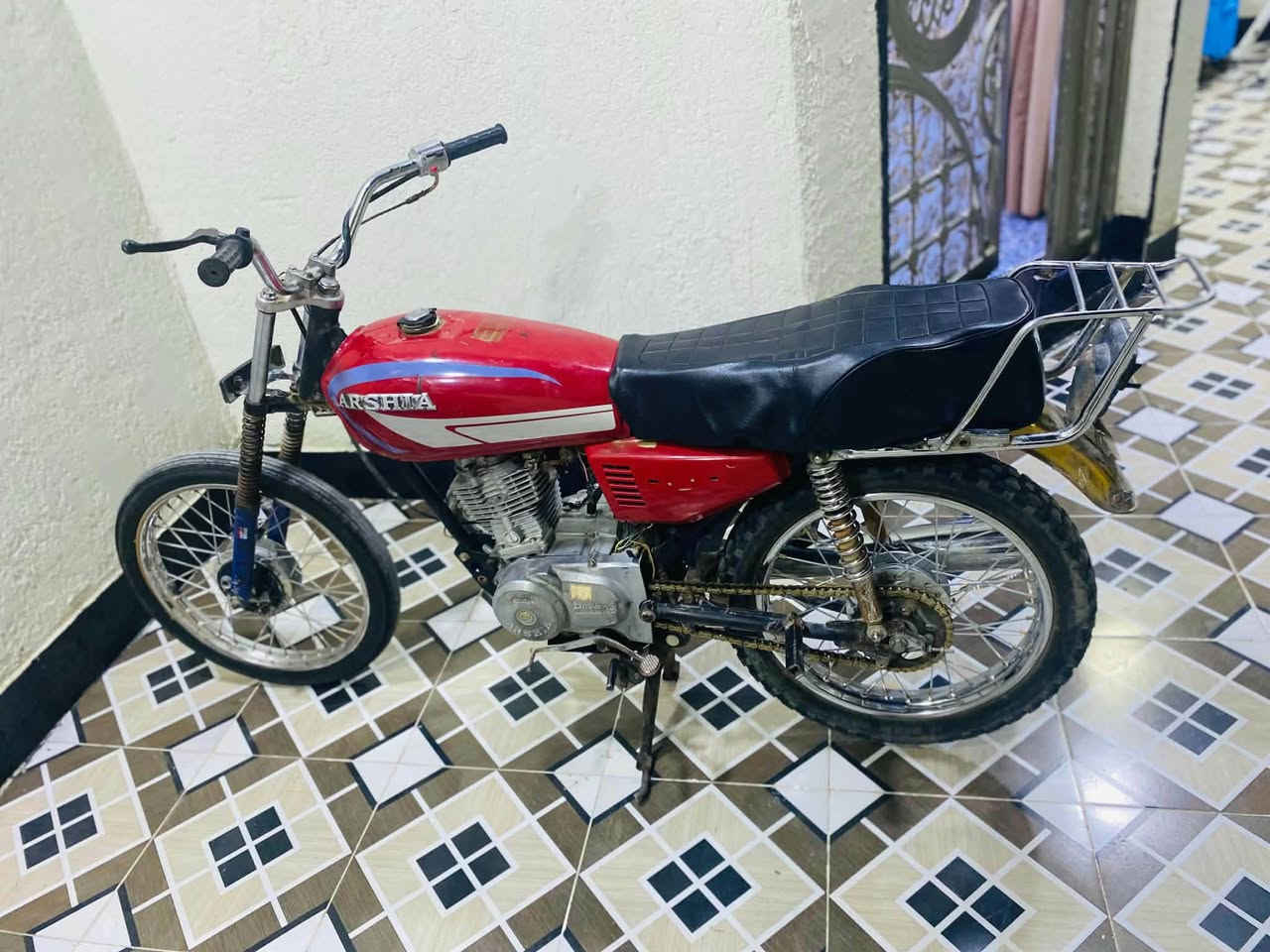 سلام عليكم دراجه 4كير مديل 18 دراجه جاهزه اوراق ضايعه اوراق ضايعه سعر 250 وبيه مجال عنوان كوت فلاحيه  تواصل خاص
