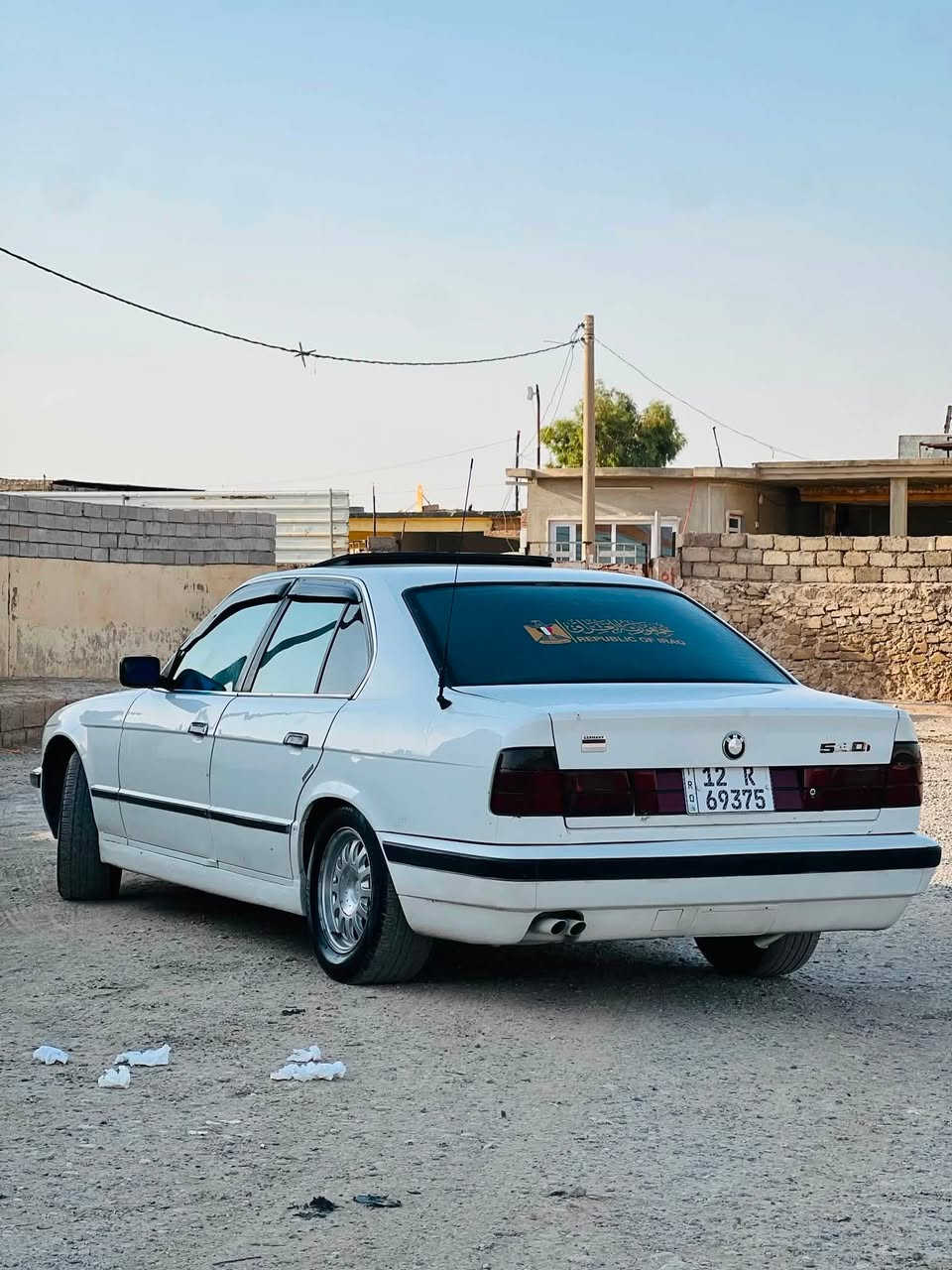 للبيع بي ام الحجم 530 رقم نينوى بسمي السياره حيل نضيفه بجم عريض   مكينه فل    وكير شرط كير اوتو   عل فحص  صدر امامي خلفي كله جديد كهربايات كلها       شغاله تايرات نص عمر  موديل 1991السياره كاربون بانزين بيها لايت زينول  العنوان موصل جانب اليمن السعر  47وبيهامجال للشراي للستفسار ***********اسيا ***********
