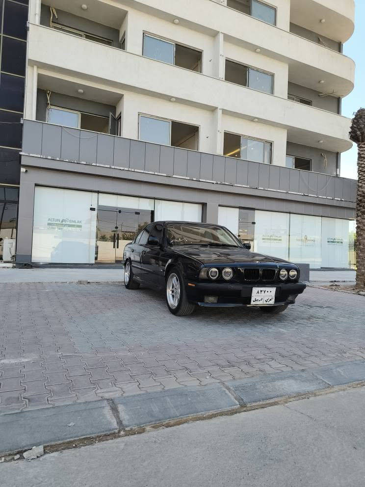 بي ام موديل 1992محرك كبس 525كيرعادي كيرومحرك شرط سياره محدث بل كامل 1995تبريد ثلج جام كهرباي سياره جايز من كول شي يعني مابي نقص شرط تحويل سعر 55بيهامجل وبي 3اوراق خرام ينزل منل سعر *********** كركوك, العراق

