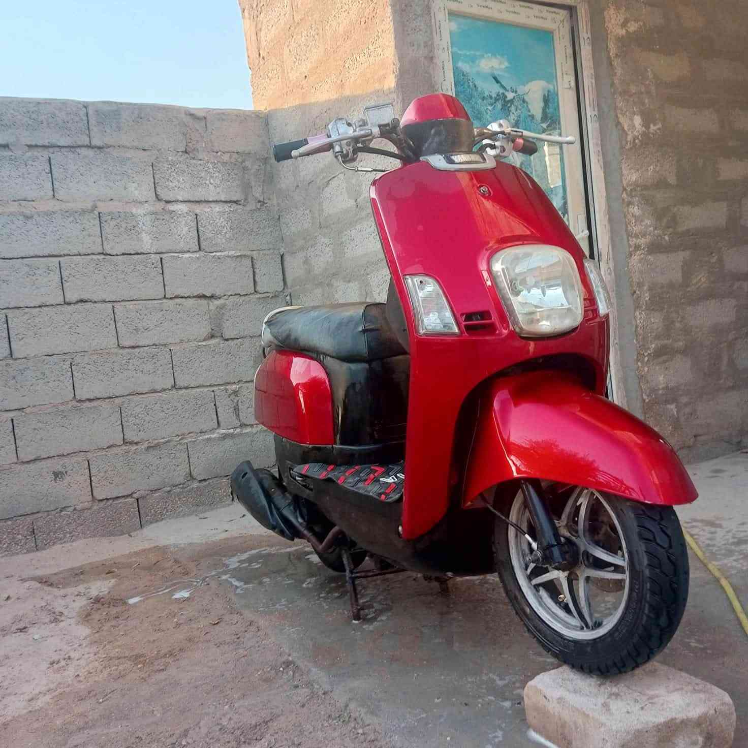 ماكس بوليس كابريتر لوّن احمر داخل اسود مكينة بلادية مبدل ولفات فقط خرسة نكرة سلف هندر   زوج تاير جديد كلة شغالة عنواني النجف الأشرف سعر دراجة (700)بيه مجال  *********** مكاني النجف الحيدريه
