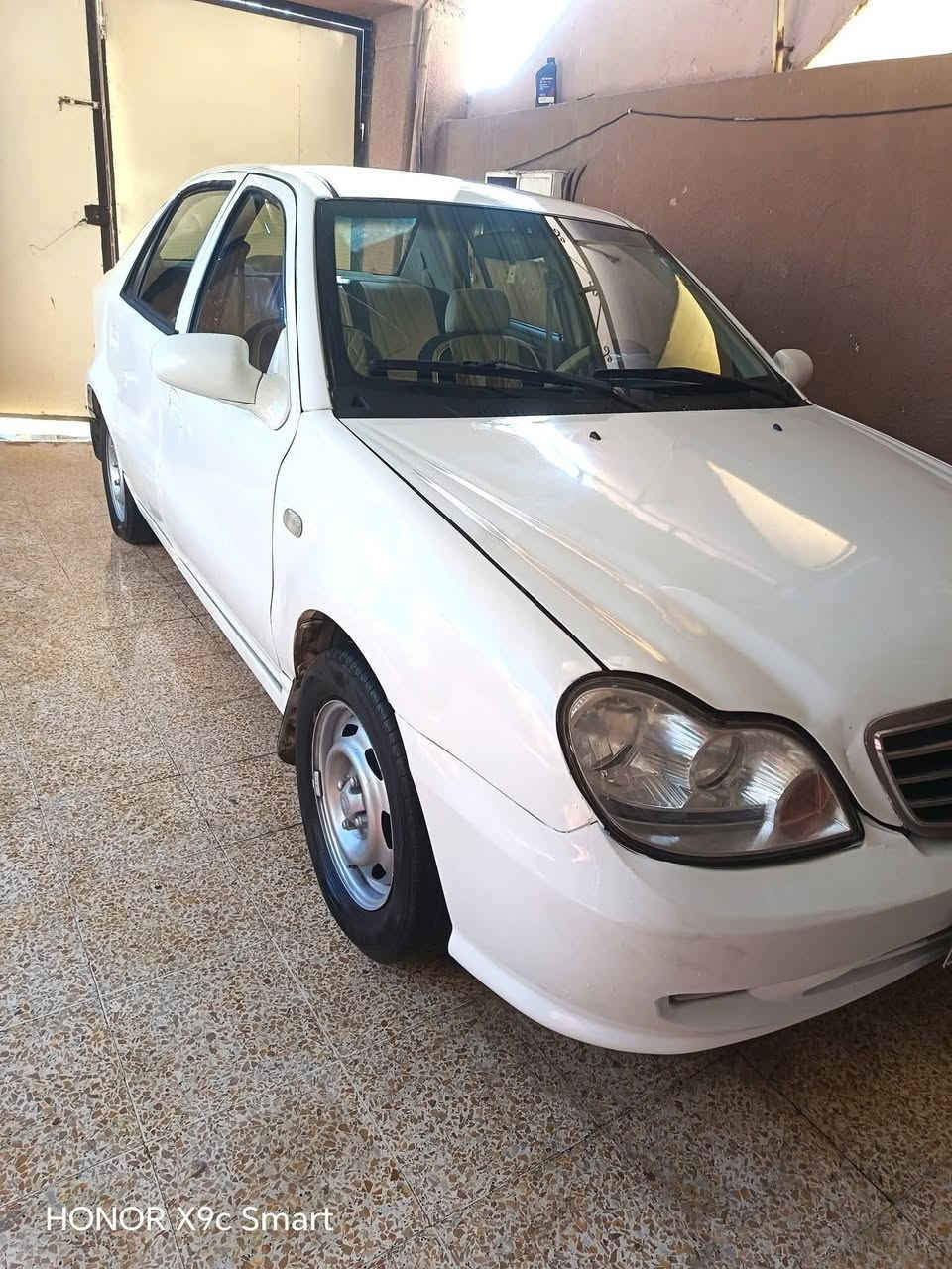 السلام عليكم 
سيكي للبيع رقم بابل دولي جاهزة مكينة وكير شرط صبغ حزام جماليه جاهزة سيارة سعر 38 وبيها مجال الشراي يتصل على الرقم
***********
او ***********

نص مكتوب في الصور:
- HONOR X9c Smart
