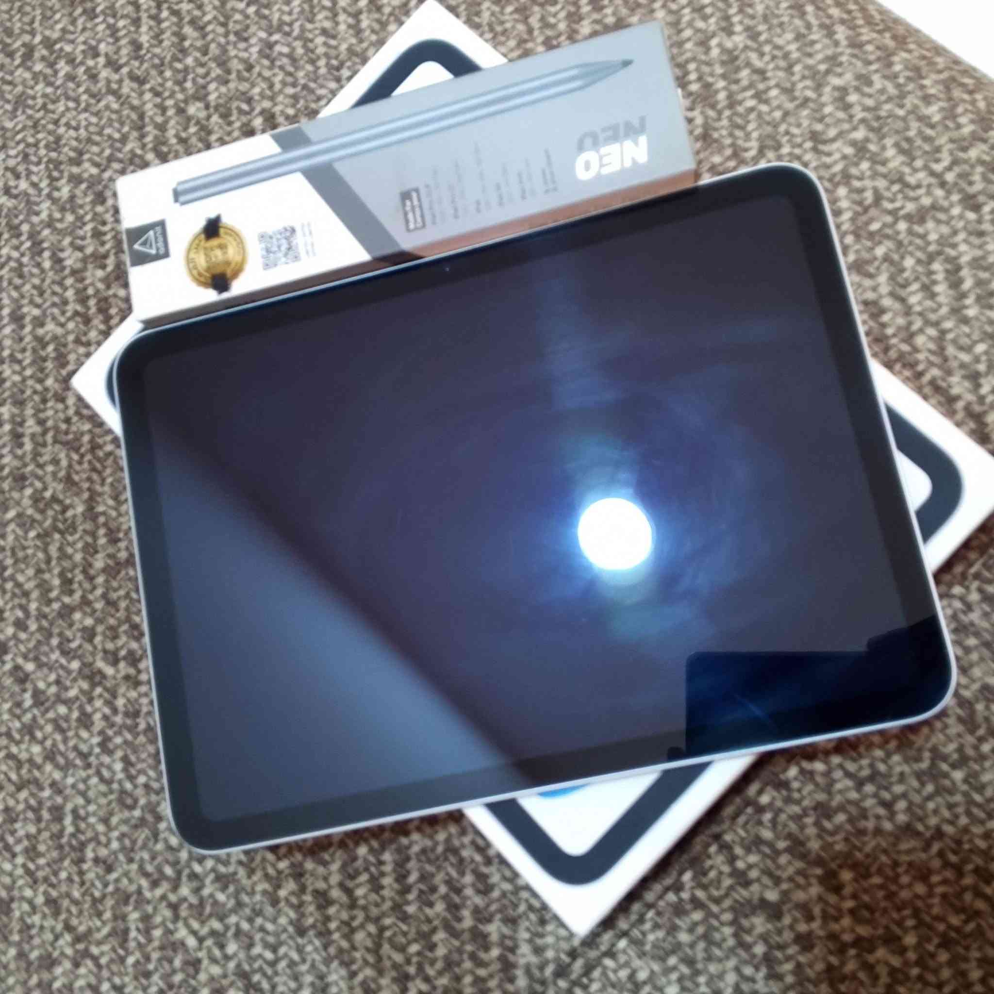 📱 للبيع iPad 10 – نظيف جداً ✨
للبيع iPad الجيل العاشر (iPad 10) بحالة نظيفة جداً، جاهز للفحص والتجربة.
🔹 السعة: 64GB
🔹 الجهاز: نظيف جداً
🔹 الملحقات كاملة 📦
🔹 قلم أصلي من شركة عين الفهد ✍️
🔹 شاحن Anker أصلي 🔌
🔹 الجهاز ويا علبته وملحقاته
💰 السعر: 380 ألف
📍 العنوان: بابل – الحلة – أبي غرق
📞 للتواصل: ***********
الجهاز على نظافته، والفحص للجادين.
غير متوفر توصيل

نص مكتوب في الصور:
- حول iPad < الاسم إصدار iPadOS 26.5 اسم الطراز iPad (الجيل العاشر) رقم الطراز MPQ03AB/A الرقم التسلسلي KM9T4XQWWV انتهت صلاحية التغطية الأغاني ٠ الفيديوهات ٢٣٤ الصور ٥٩٣ التطبيقات ٤ السعة ٦٤ غ.ب. متوفرة ٤٣,٢٩ غ.ب. عنوان Wi-Fi CC:4B:04:C5:AD:2B Bluetooth CC:4B:04:C1:75:9D SEID إعدادات ثقة الشهادة ٩:٤٩ م ٠ ٥ ١١:٤٣ م الثلاثاء ٢٢ أيلول بحث ٧ ايمن الطائي حساب Apple و iCloud والمزيد اقتراحات حساب Apple نمط الطيران Wi-Fi Bluetooth البطارية عام تسهيلات الاستخدام البحث الشاشة الرئيسية ومكتبة التطبيقات الكاميرا تعدد المهام والإيماءات خلفية الشاشة شاشة العرض والإضاءة قلم Apple مركز التحكم Siri