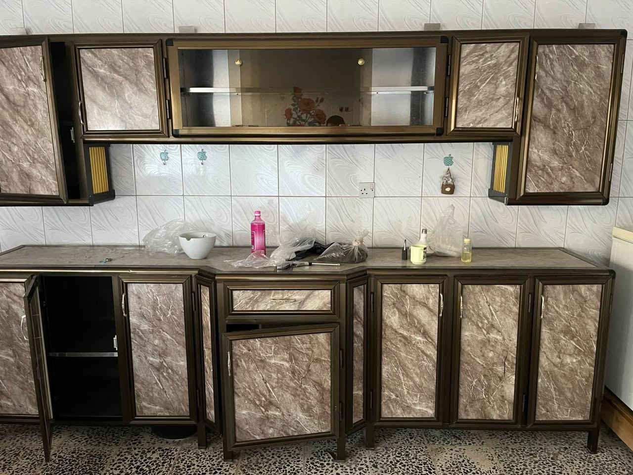 كونتر ثلاث أمتار +مترين ابو ساعده مستعمل سوق حسن قوان مقابل مسجد حسين ملاء وهاب *********** محل أبو علي
