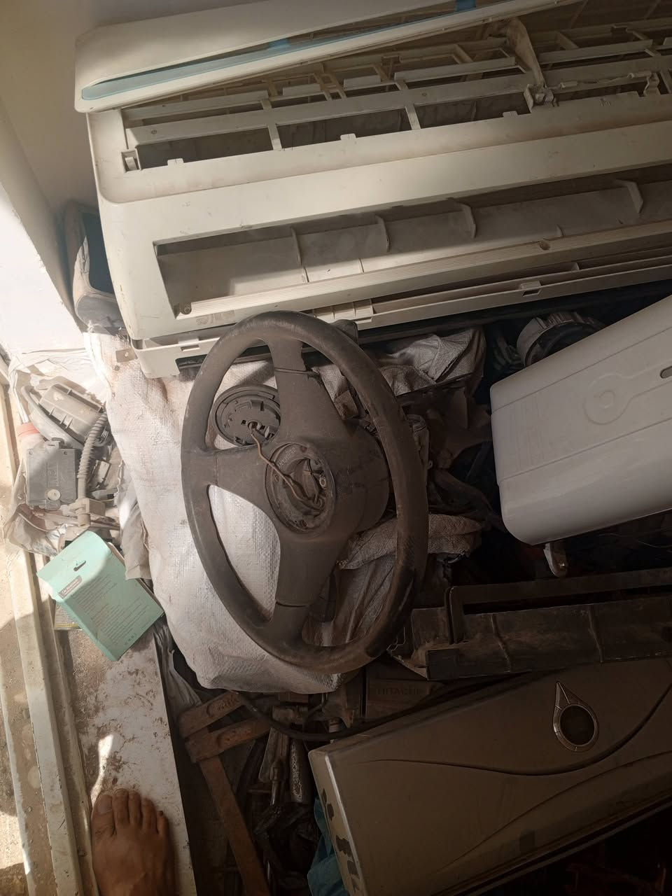 بيبان نظاف جدا هيا وزجاجهن ومكاين الزجاج عدد 3 ماعدا باب العبري الامامي وجاملغ امامي جهة السائق حجم 525 وباب صندوق دركة ستيرن كاملة هيا وشفت ستيرن للبيع السعر 400 مكان كربلاء اتصال ***********
