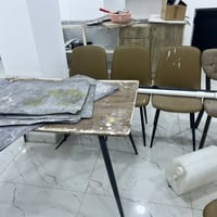ميز • ٤ كراسي