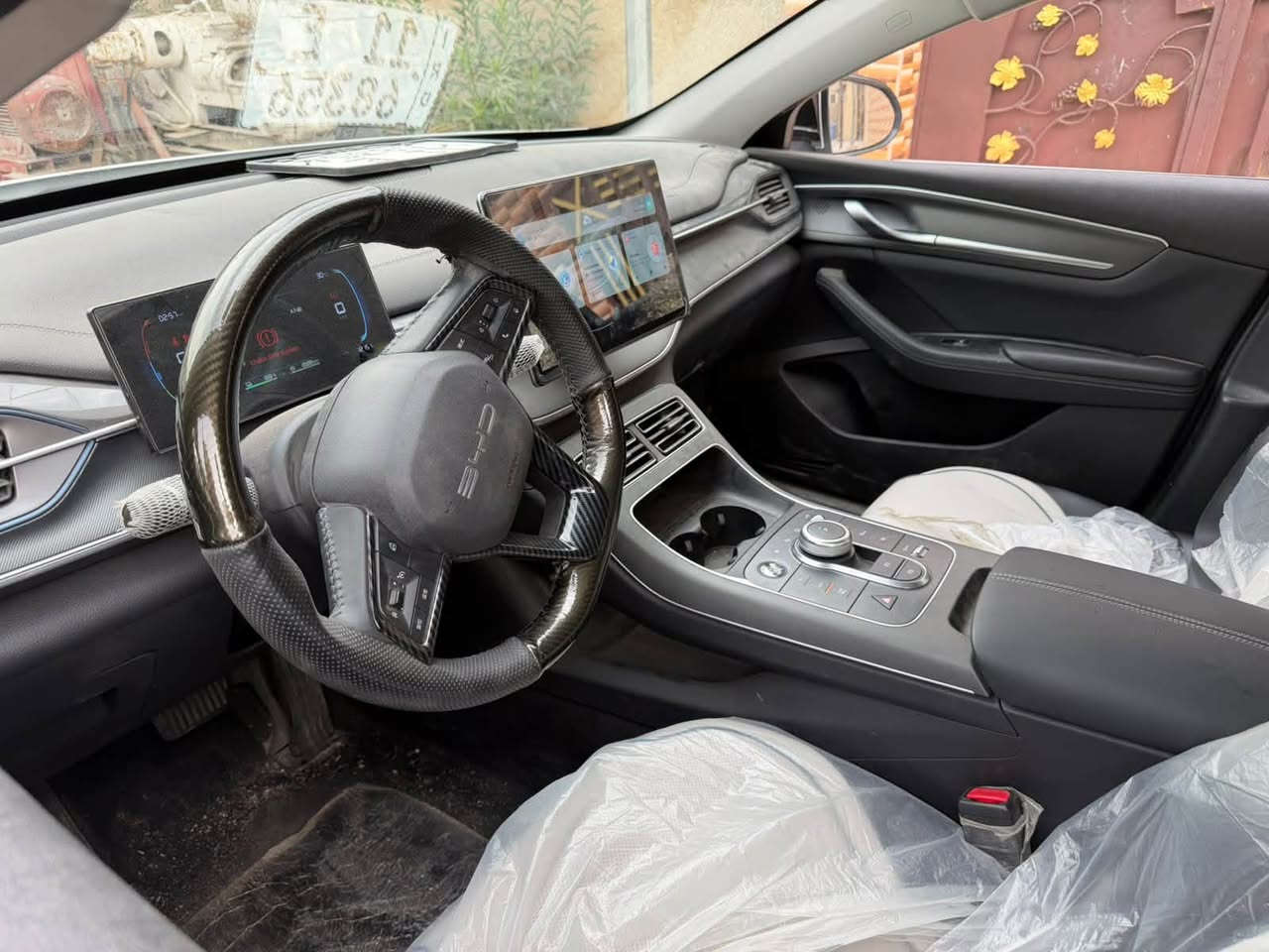 السلام عليكم BYD رقم بغداد 2025 ماشيه 10
بيهة حادث تشتغل وتمشي السعر 15500 قفل 
العنوان بغداد الدوره 

‭***********‬
