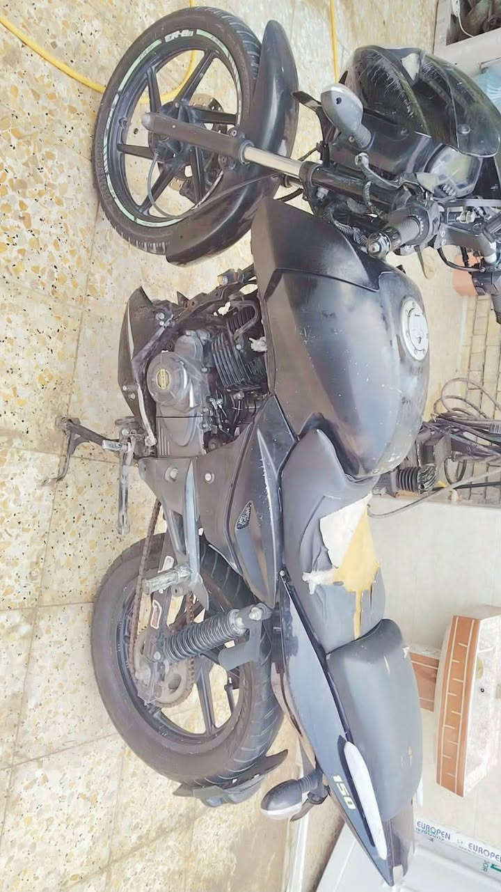 سلام عليكم بولسر للبيع حبايب دراجه خير من الله اوراق سكنر رايده ب 750 وبيها مجال رقم تليفون *********** واتساب
