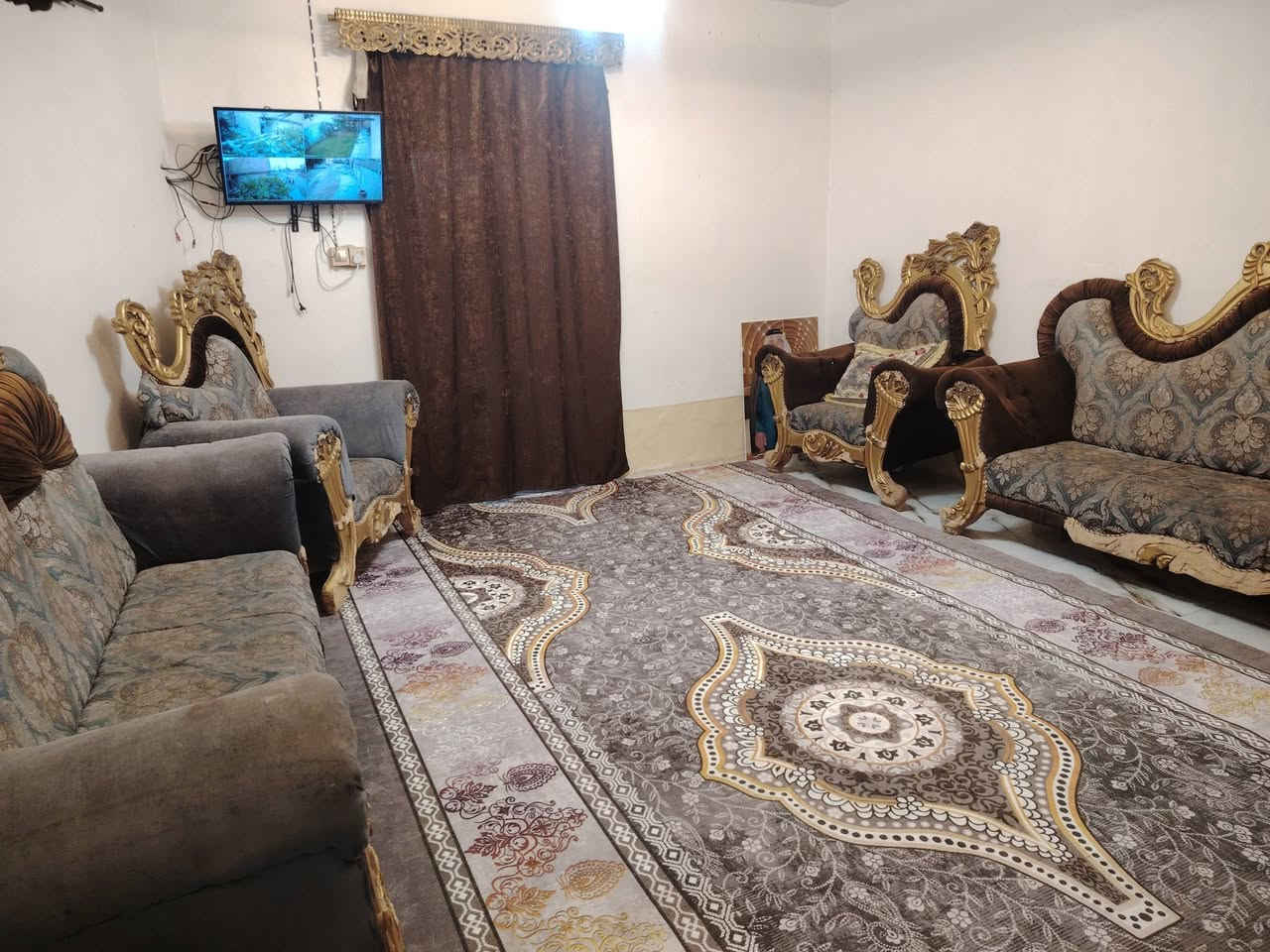 قرب فائز الزيادي • ٢٠٠م • طابو