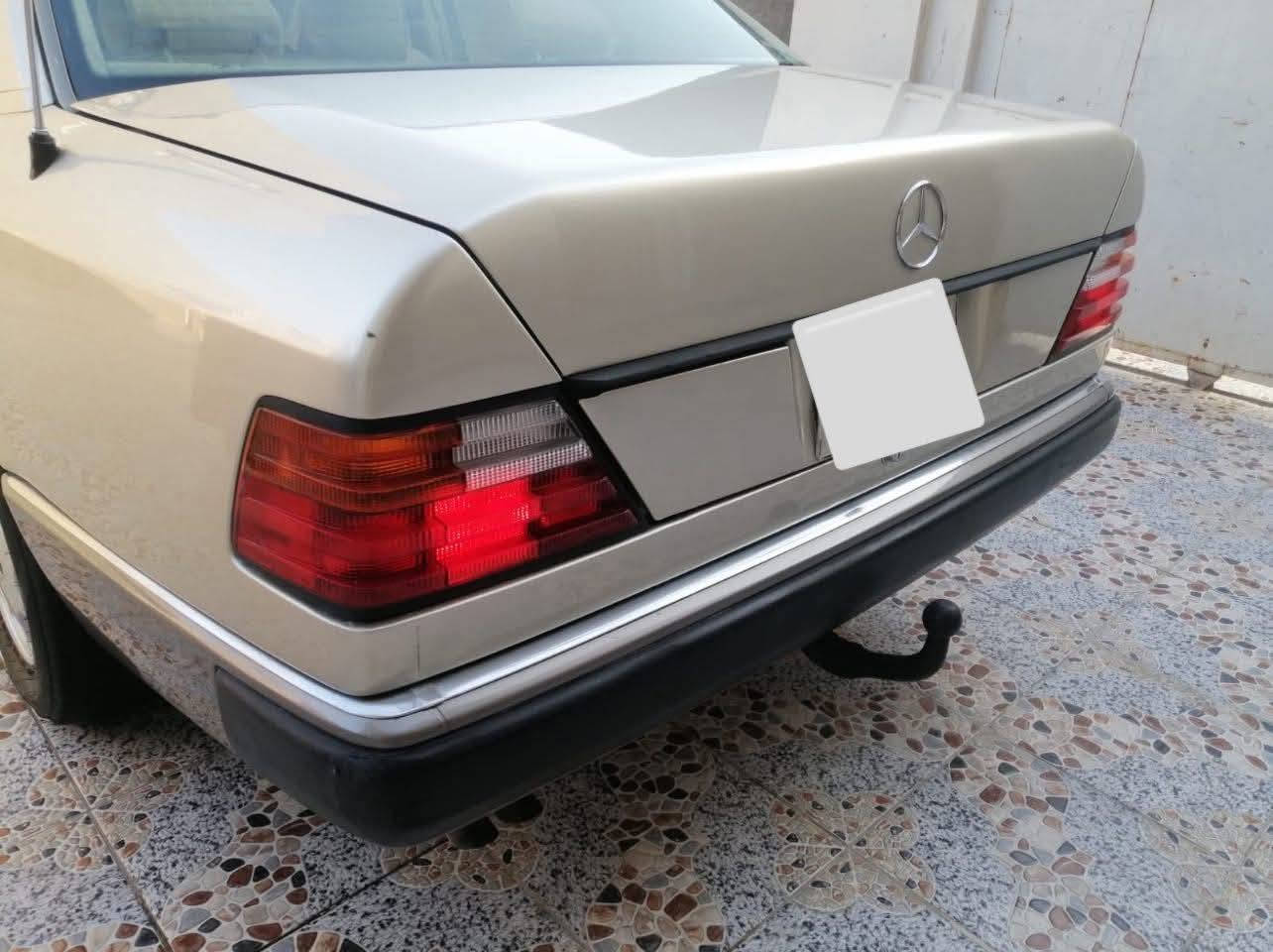 السلام عليكم مارسدس دب موديل 92 مكينه 320 خراطيم رقم بغداد بسمي مكاني زيونه *********** سعر مناسب
