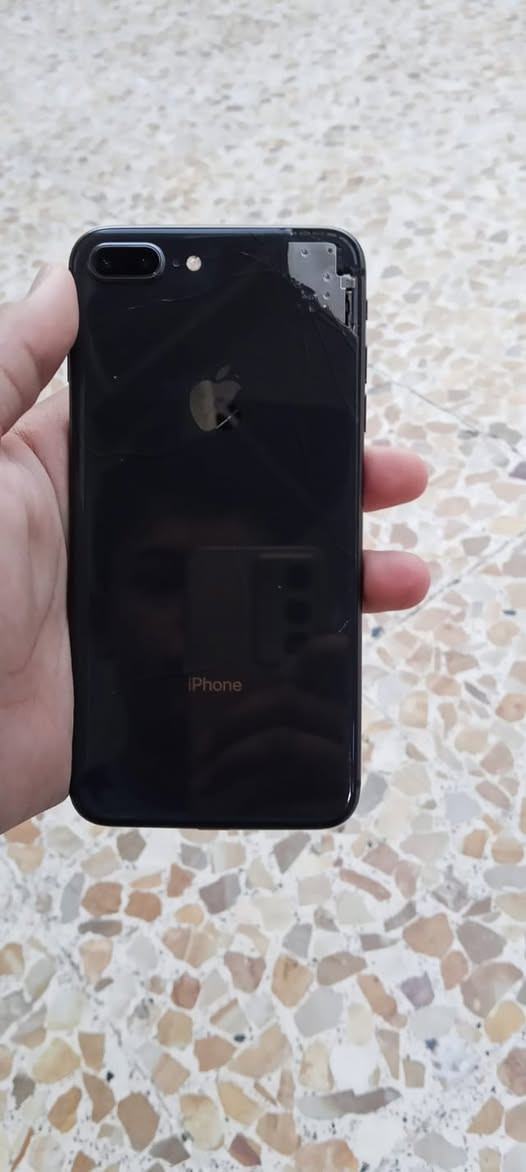 السلام عليكم 
ايفون ٨ بلس للبيع 
مامبدل بي شي
شاشة بلادي 
بطارية بلادي حجم
ذاكرة ٦٤ نموذج m شاشة ثلاث خيارات 
كلشي شغال بس الظهر مكسور
والقاعدة مال الشحن تتحرك 
السعر ١١٠ وبي مجال

للتواصل واتس اب فقط *********** او خاص

نص مكتوب في الصور:
- النسجام اللون
- متوقف
- الإضاءة الداكنة
- النمط الداكن
