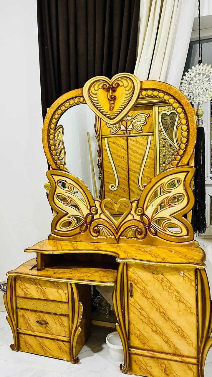 غرفه نوم توج خشب عراقي نضافه 80بل ميه #السعر٧٥٠وبيهامجال للاستفسار ***********
