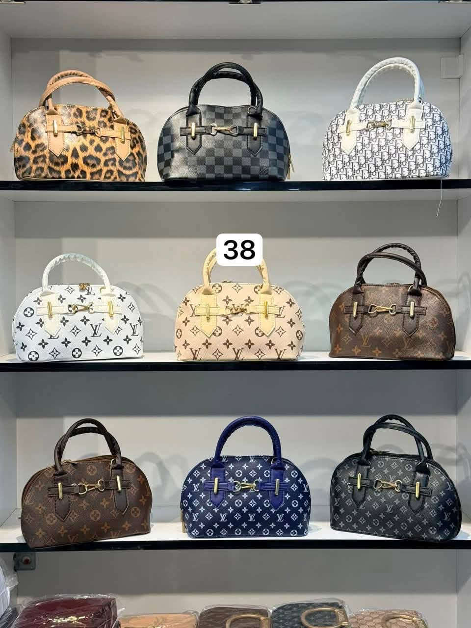 أنواع الموديلات داخل القناة ✨👜
https://t.me/bagswoman7

💖 سعر الدرزن يبدأ من 33 ألف.

للحجز 

***********
