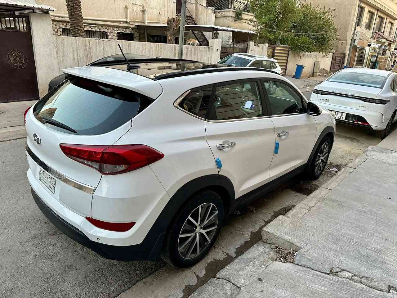 سلام عليكم هونداي توسان 2018 خليجي مكفول السياره برغي ممفتوح بيها رقم بغداد باسمي لون ابيض فول مواصفات جديده جدا
  بانوراما 
شاشه كار بلي ايباد
حساسات اماميه و خلفيه مري 
كشنات جلد 5 ويلكب 
ثلاث انظمه قيادة سبورت ايكو عادي
ويلكب حجم 19
محرك 2000 دوش
تحكمات ستيرن جهتين
توقف ذاتي
تبريد قطعتين امامي خلفي 
لد امامي نهاري ولد ليلي بلوجكتور زينون
سستم نيكلات بلادي
 
السعر 178 $ وبيها مجال بسيط

مكان السياره بغداد

***********
